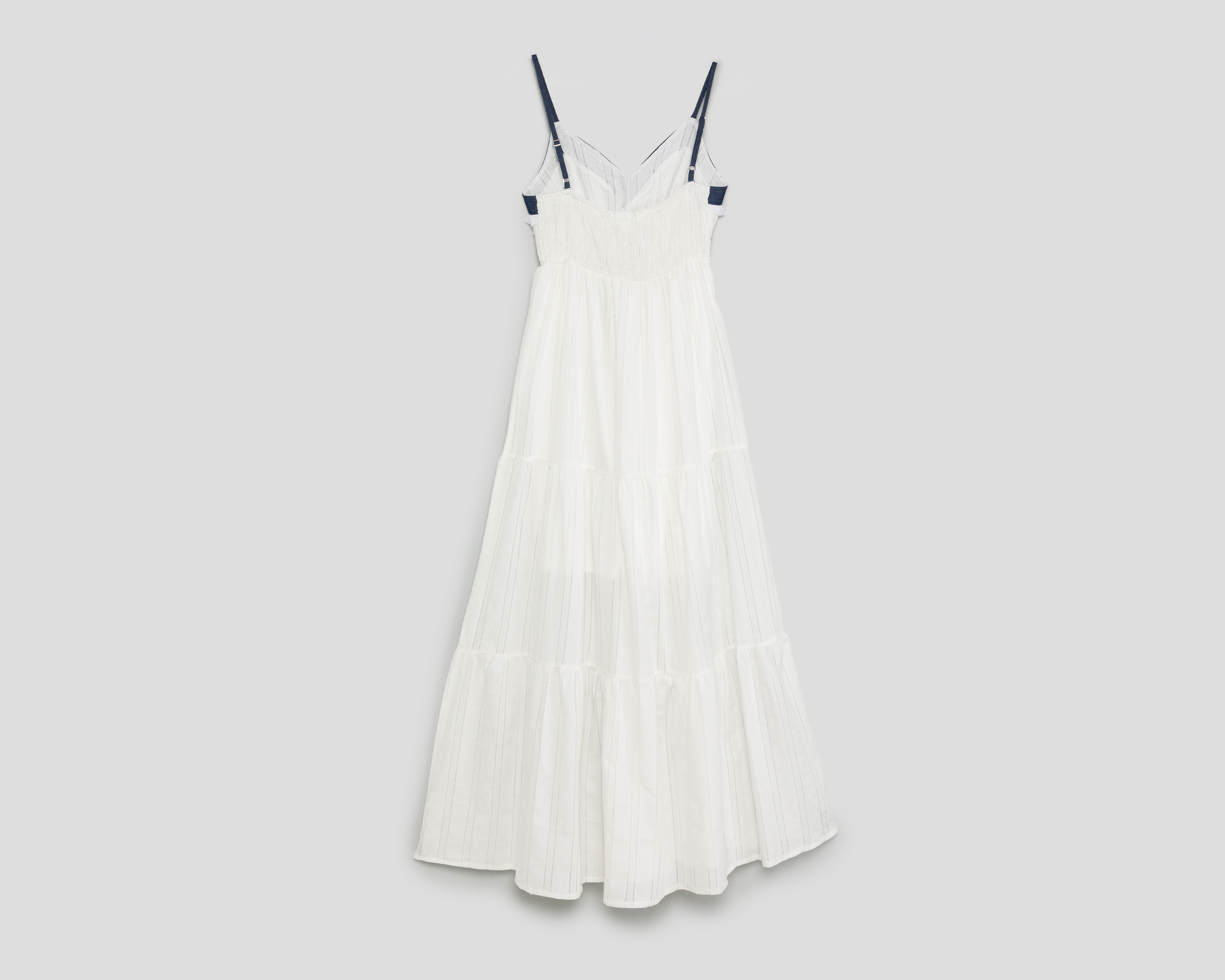 Foto 3 pulgar | Foto 2 | Vestido Casual 18 Forever Escote V Blanco Juvenil