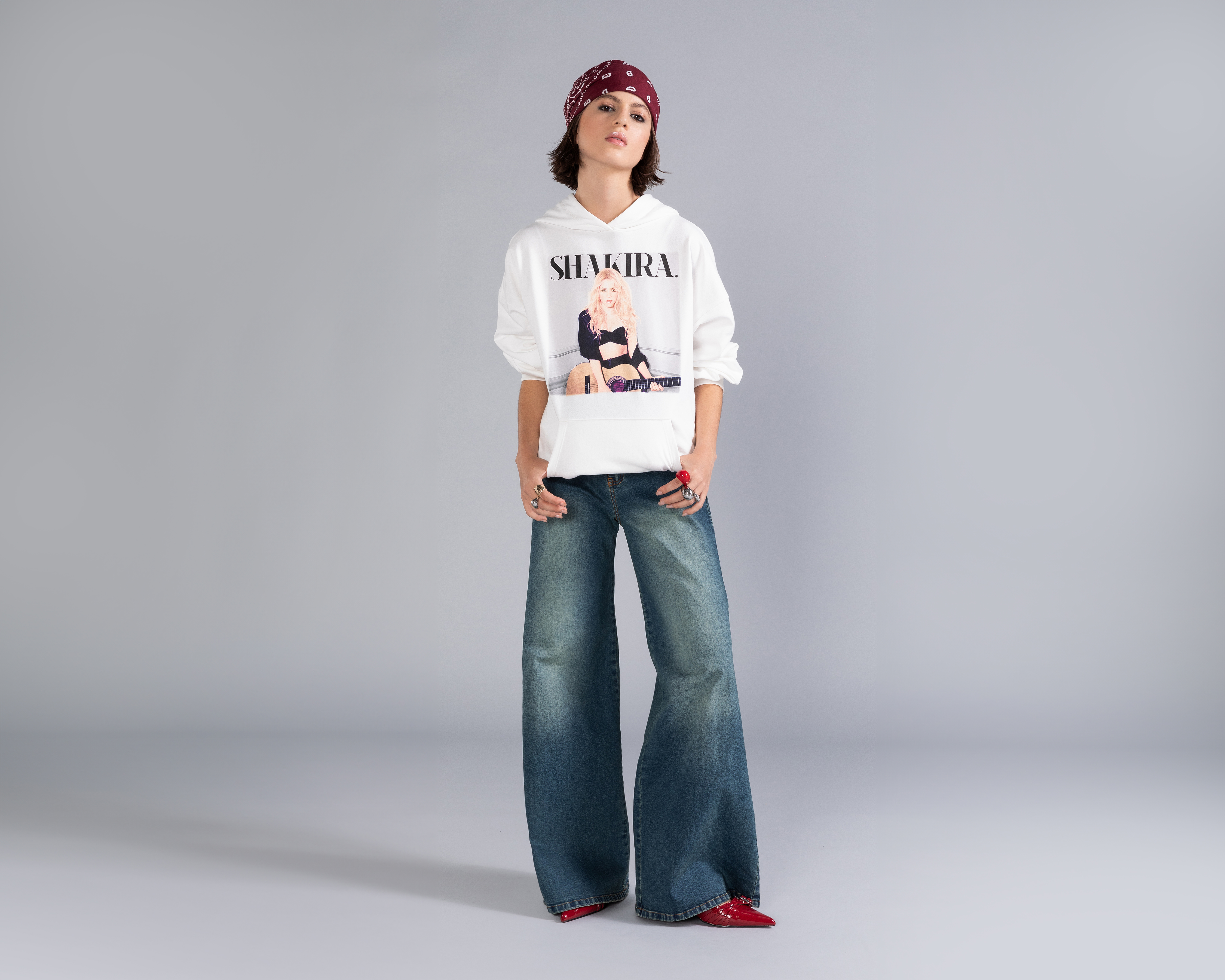 Foto 1 | Foto 1 | Sudadera de Algodón con Capucha Shakira para Mujer