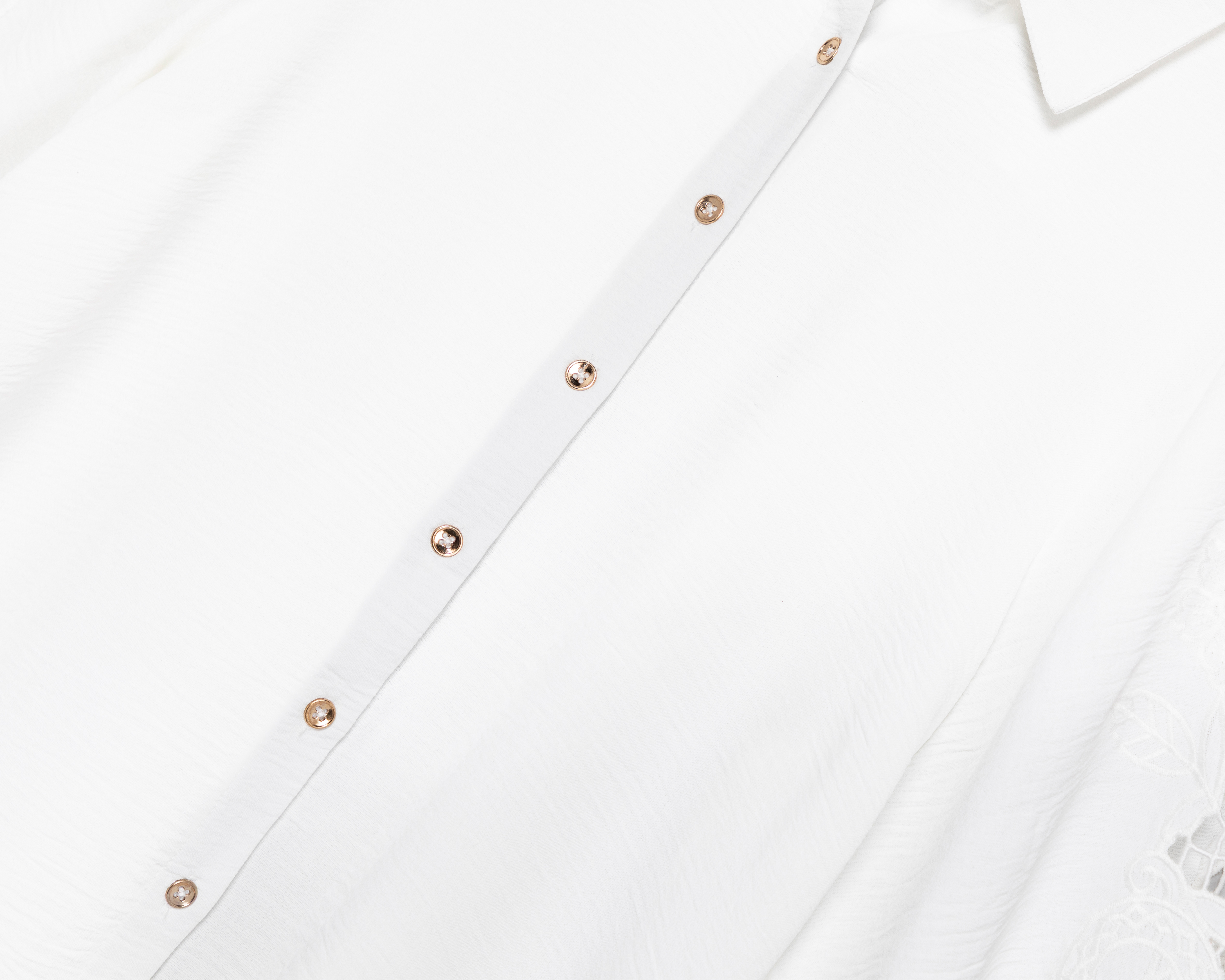 Foto 4 pulgar | Foto 3 | Blusa con Botones Sahara para Mujer