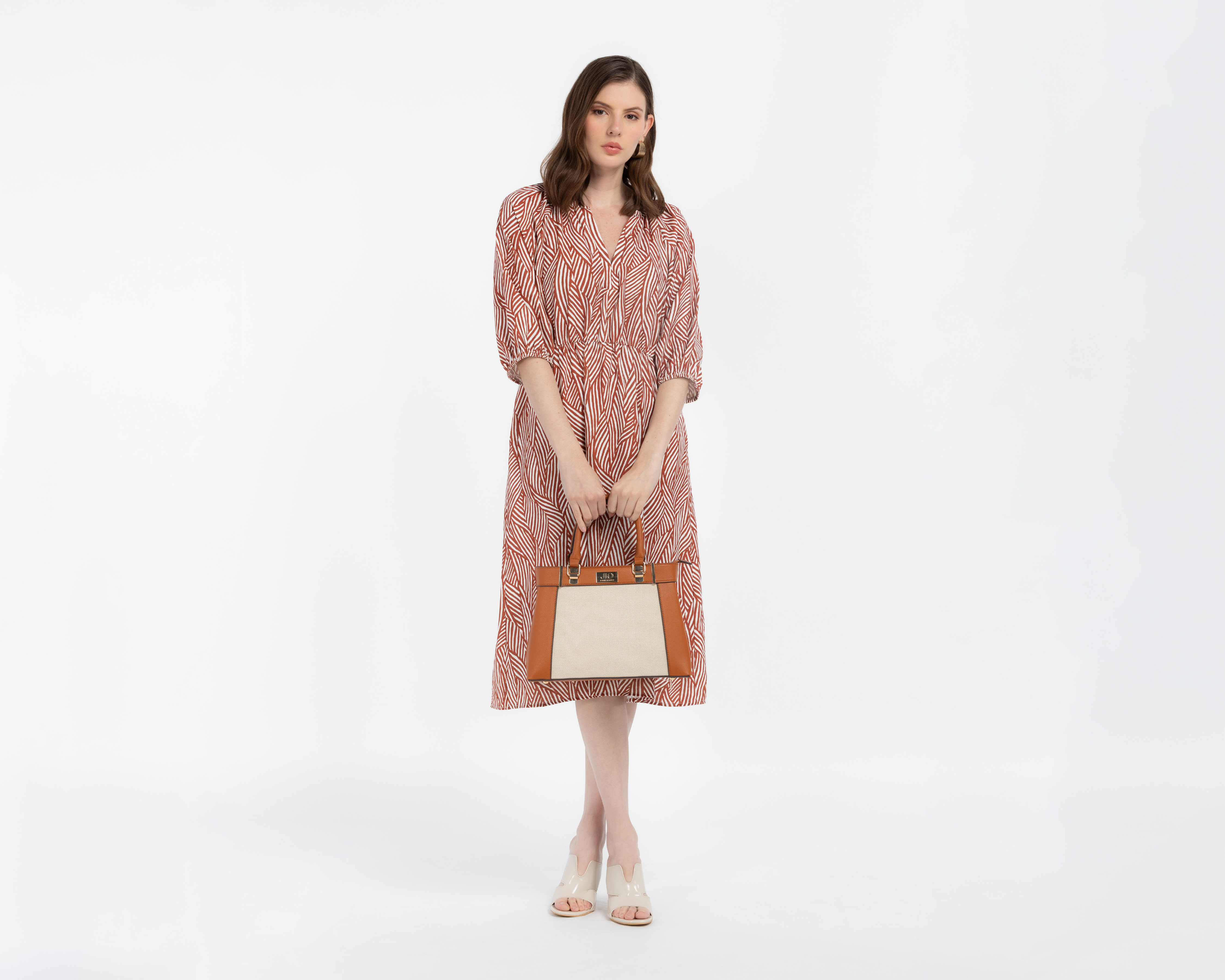 Foto 8 pulgar | Foto 7 | Bolsa de Mano Jennifer Lopez