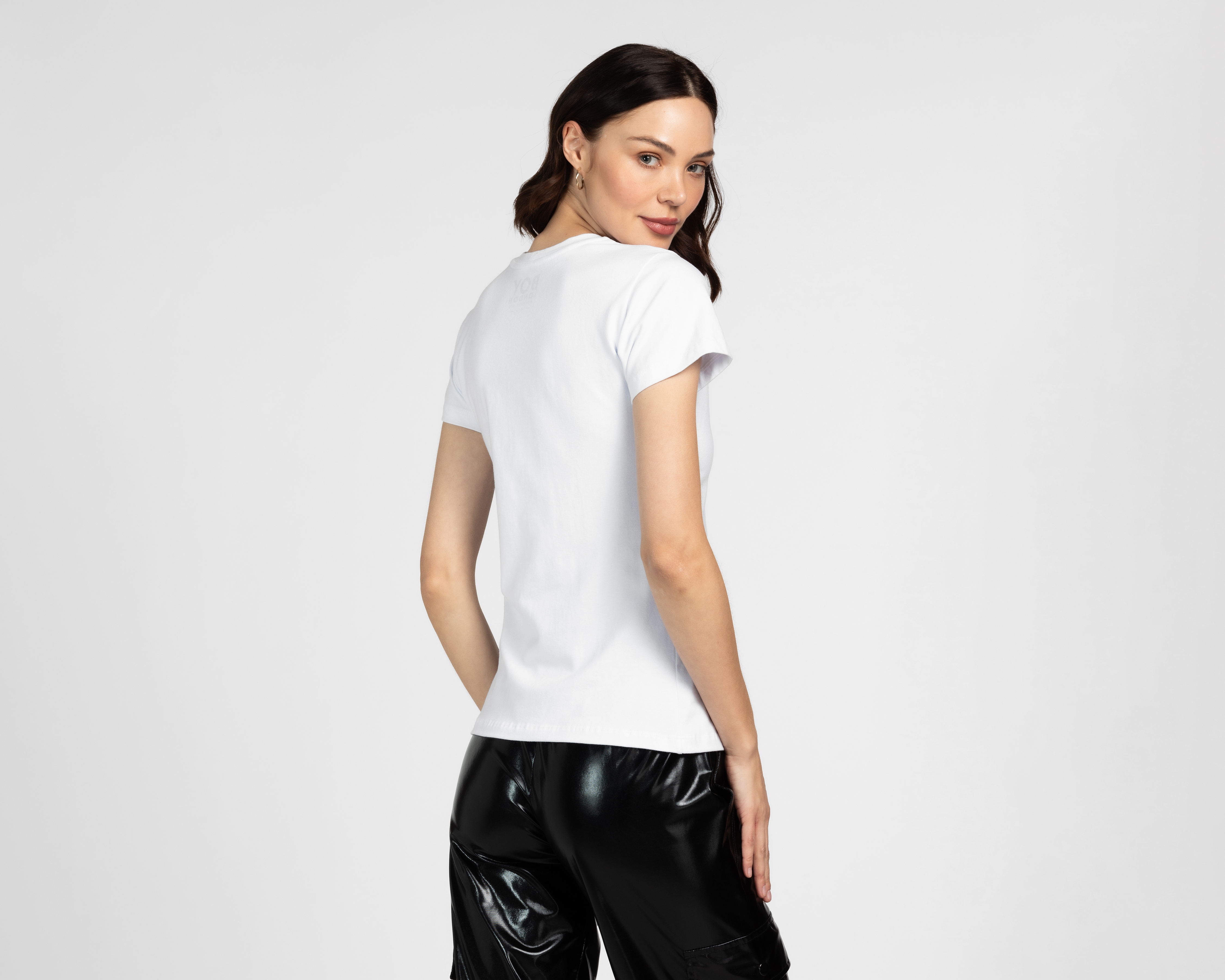 Foto 4 pulgar | Foto 3 | Playera Boy London Manga Corta para Mujer