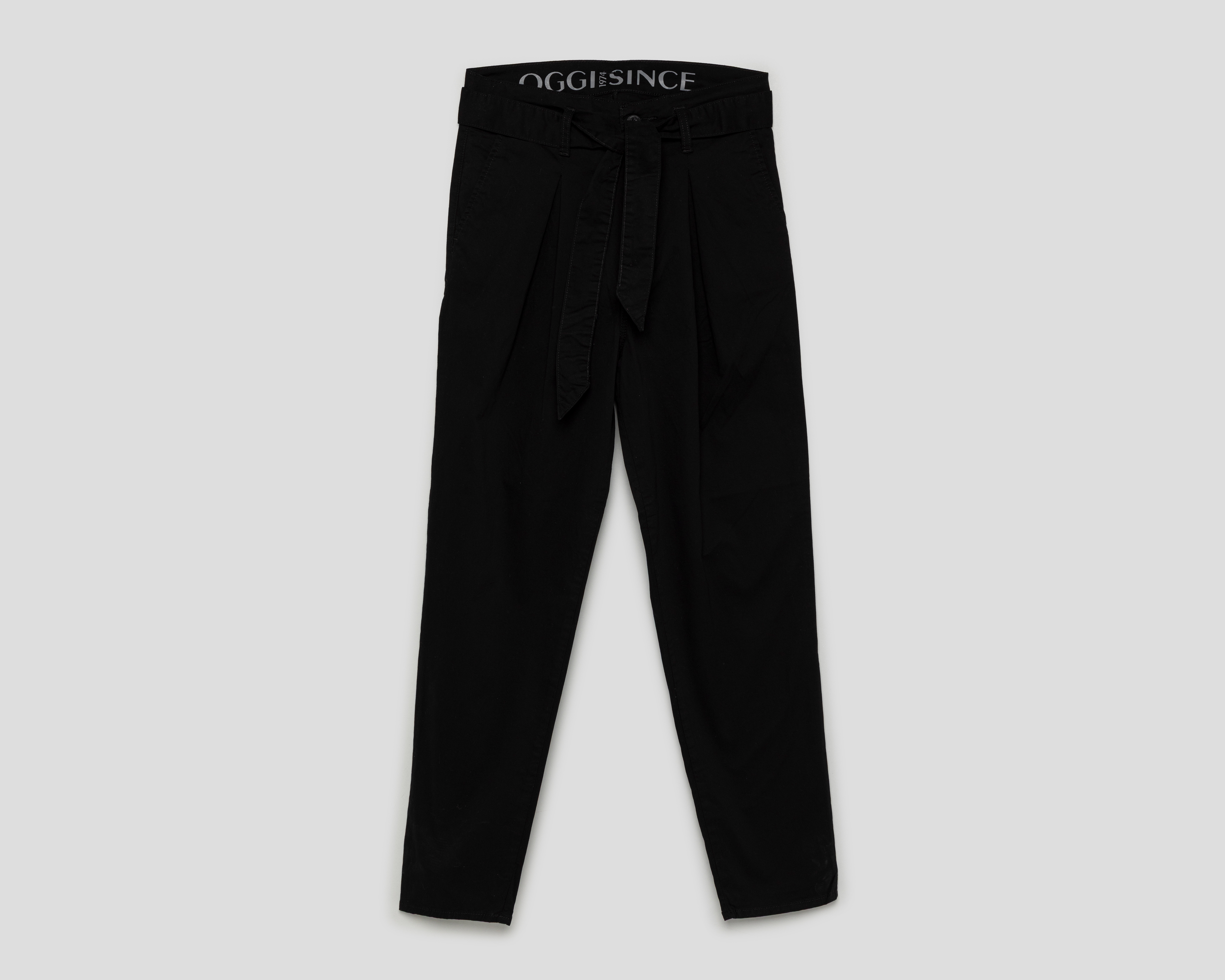 Foto 2 pulgar | Foto 1 | Pantalón de Gabardina Oggi Paper Bag Negro para Mujer