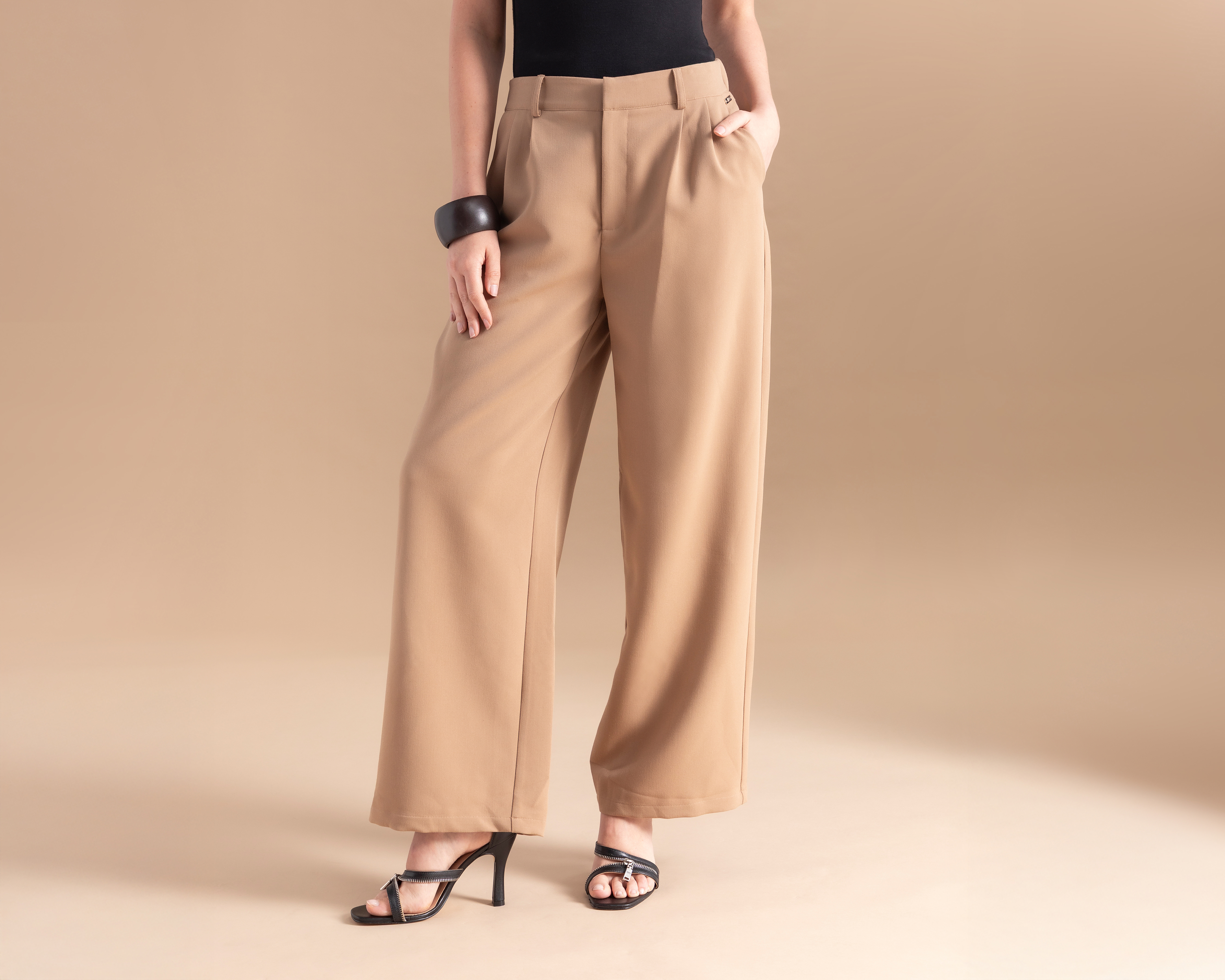 Foto 2 | Foto 2 | Pantalón de Vestir Jennifer Lopez Café para Mujer