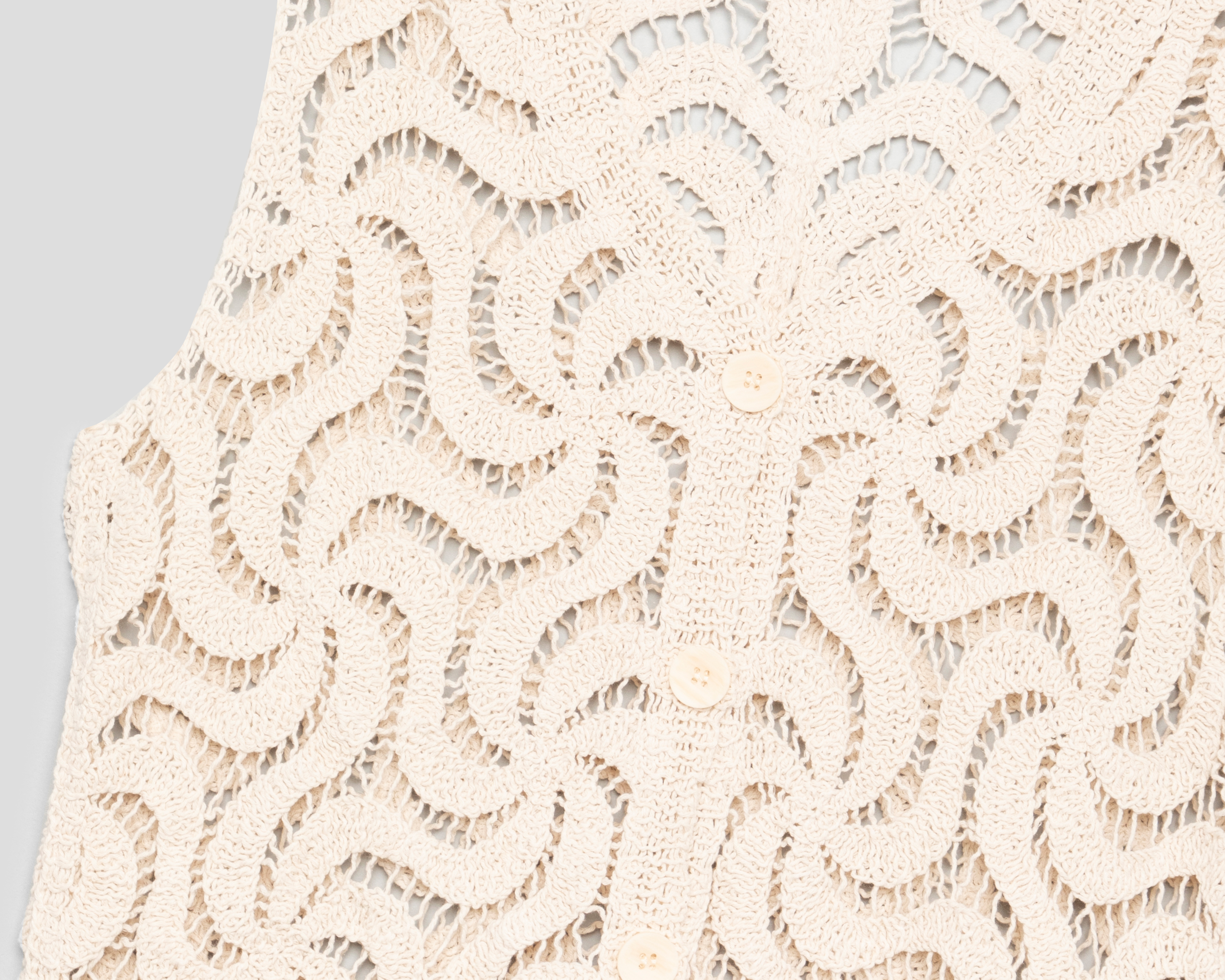 Foto 4 pulgar | Foto 3 | Chaleco con Corte Láser Strona para Mujer