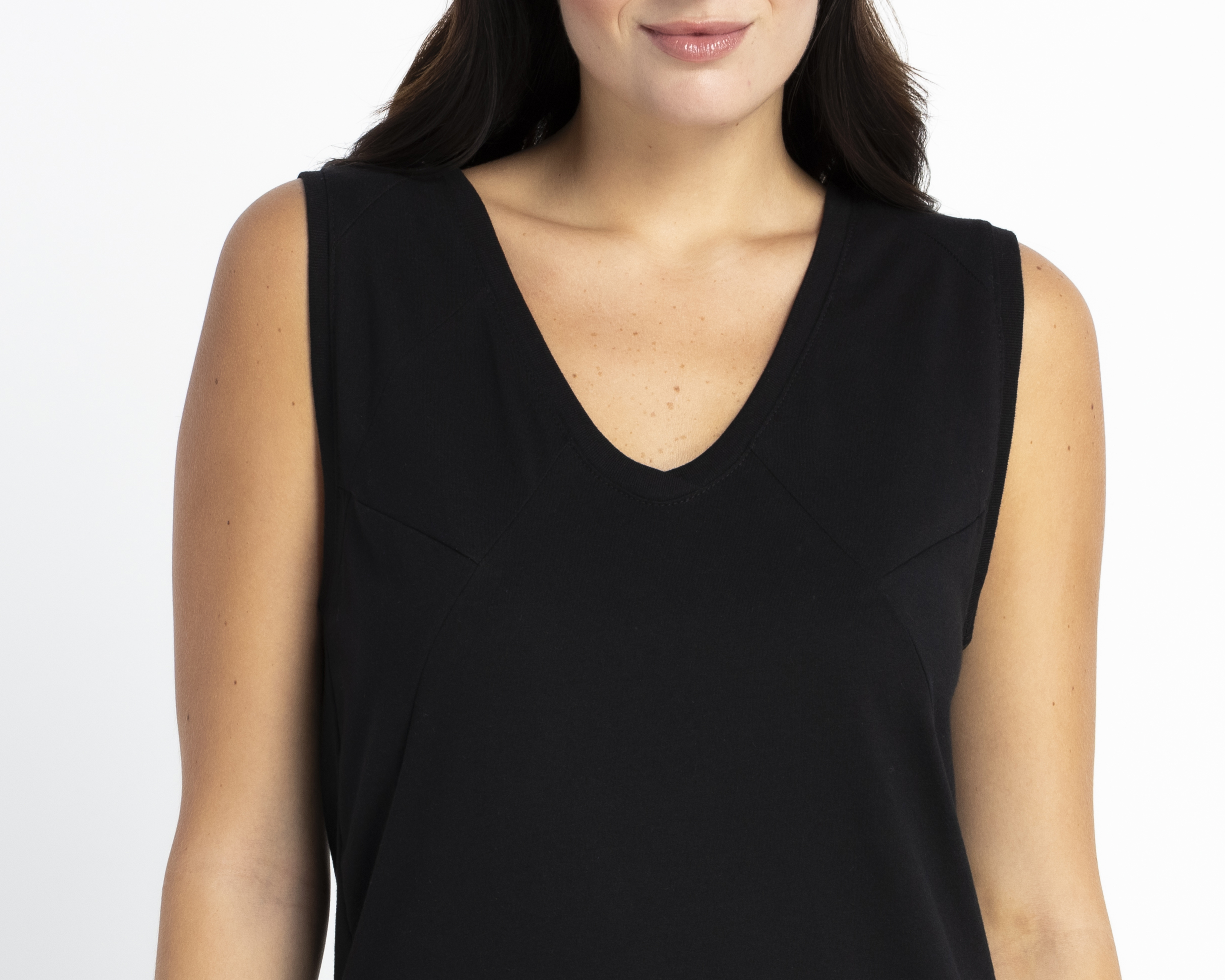 Foto 5 pulgar | Foto 4 | Playera Negra Oggi para Mujer