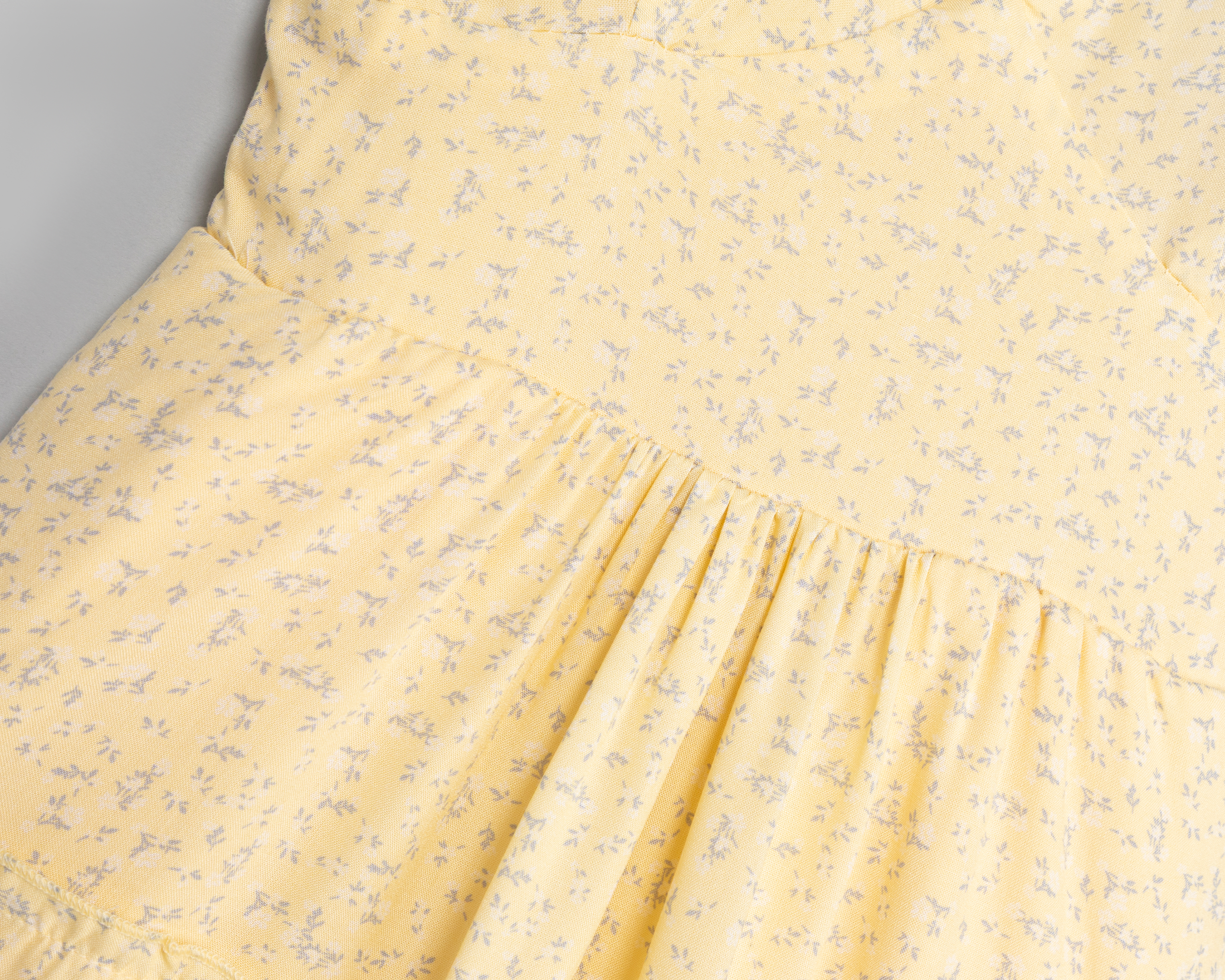 Foto 4 pulgar | Foto 3 | Vestido Casual 18 Forever Amarillo Floral de Tirantes para Mujer