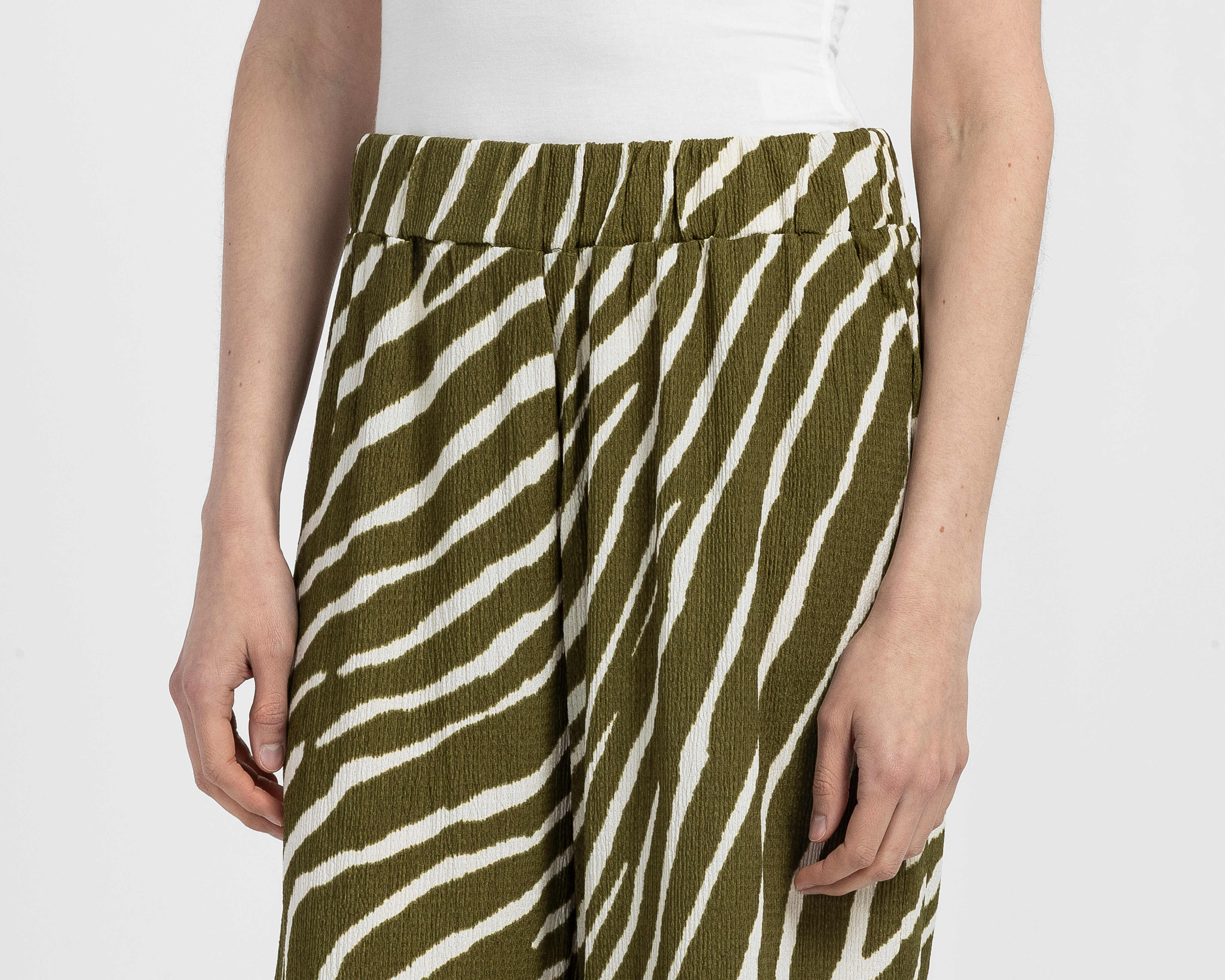 Foto 4 | Foto 4 | Pantalón Ancho Sahara a Rayas para Mujer