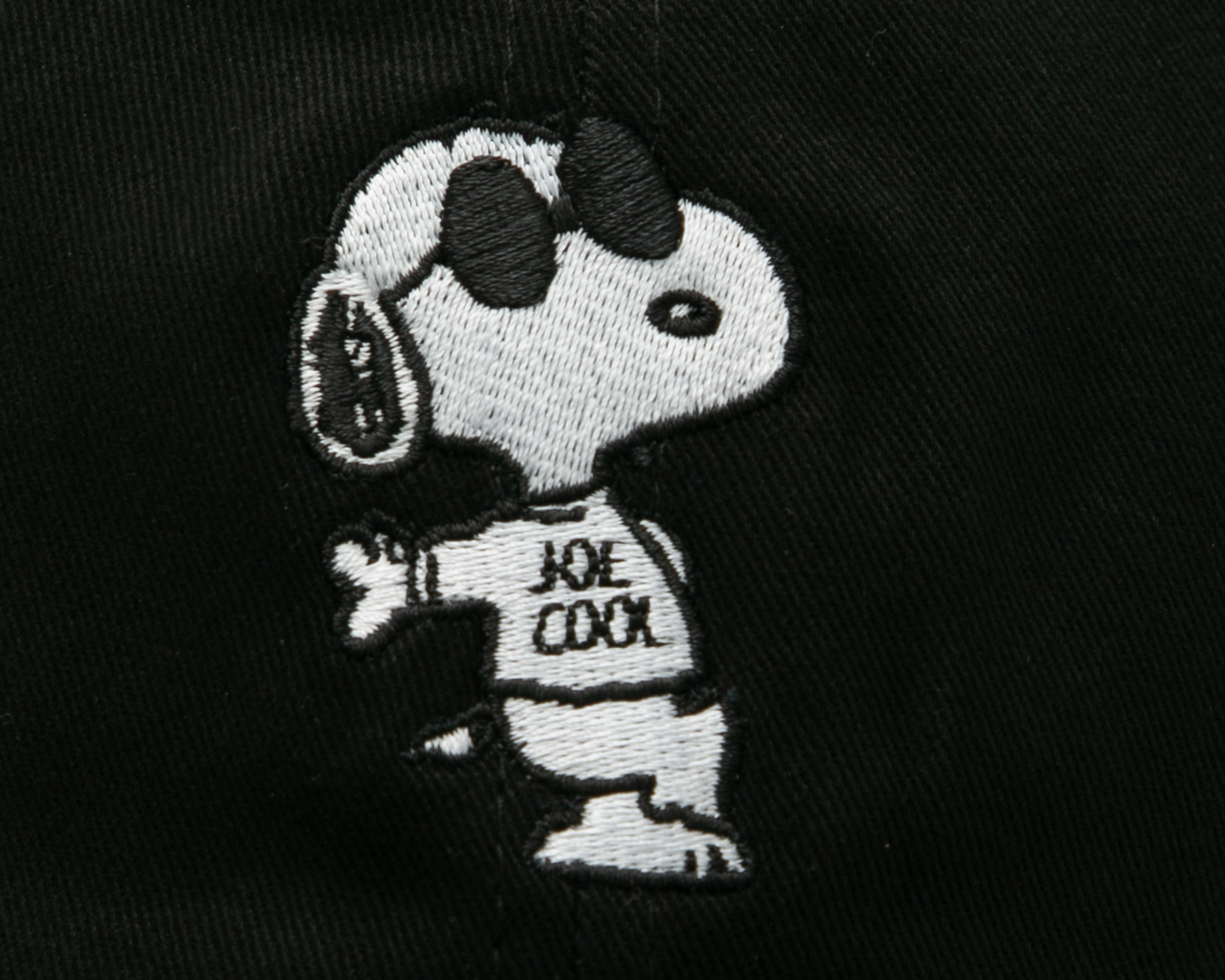 Foto 5 pulgar | Foto 4 | Gorra Curva Snoopy