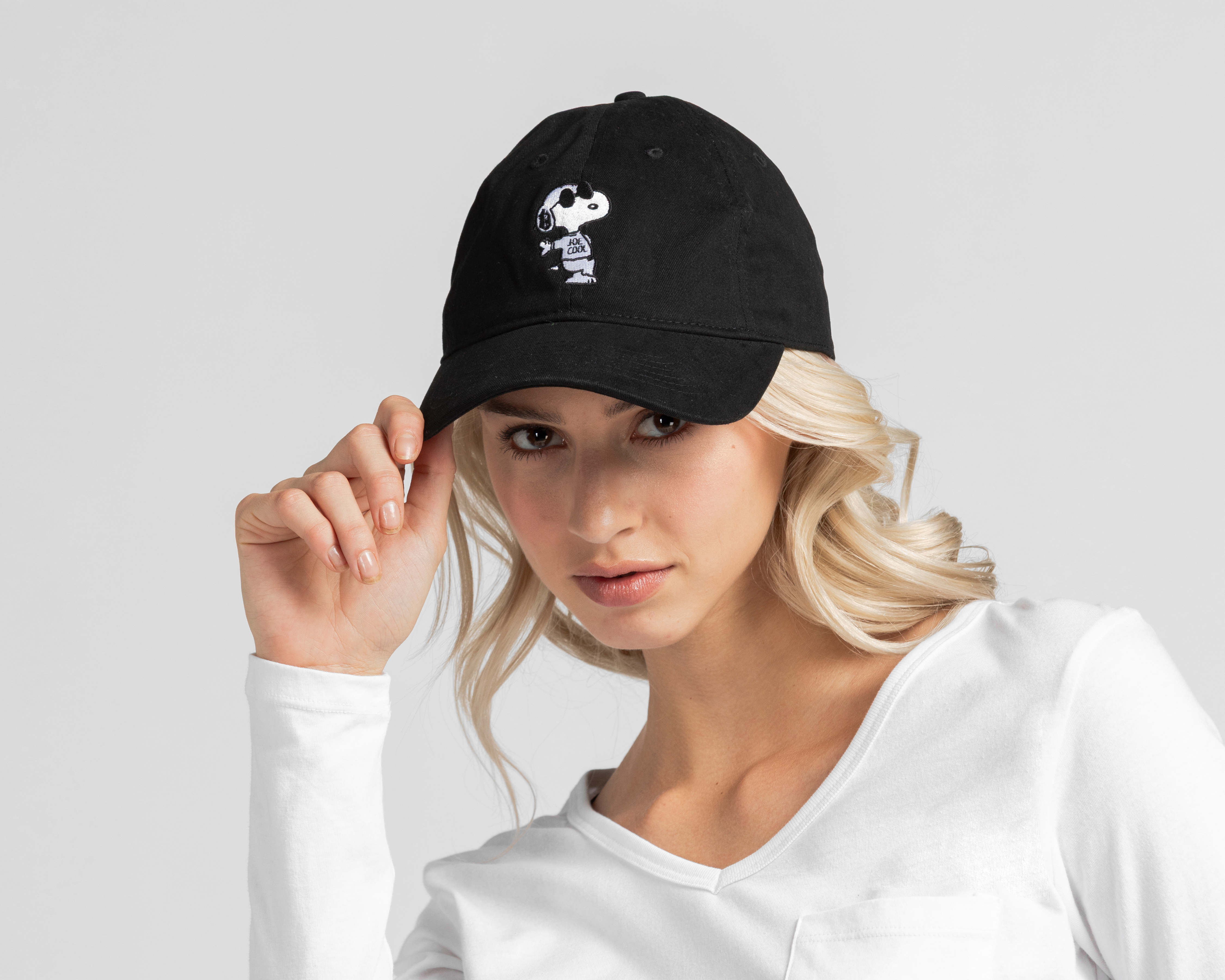 Foto 6 pulgar | Foto 5 | Gorra Curva Snoopy