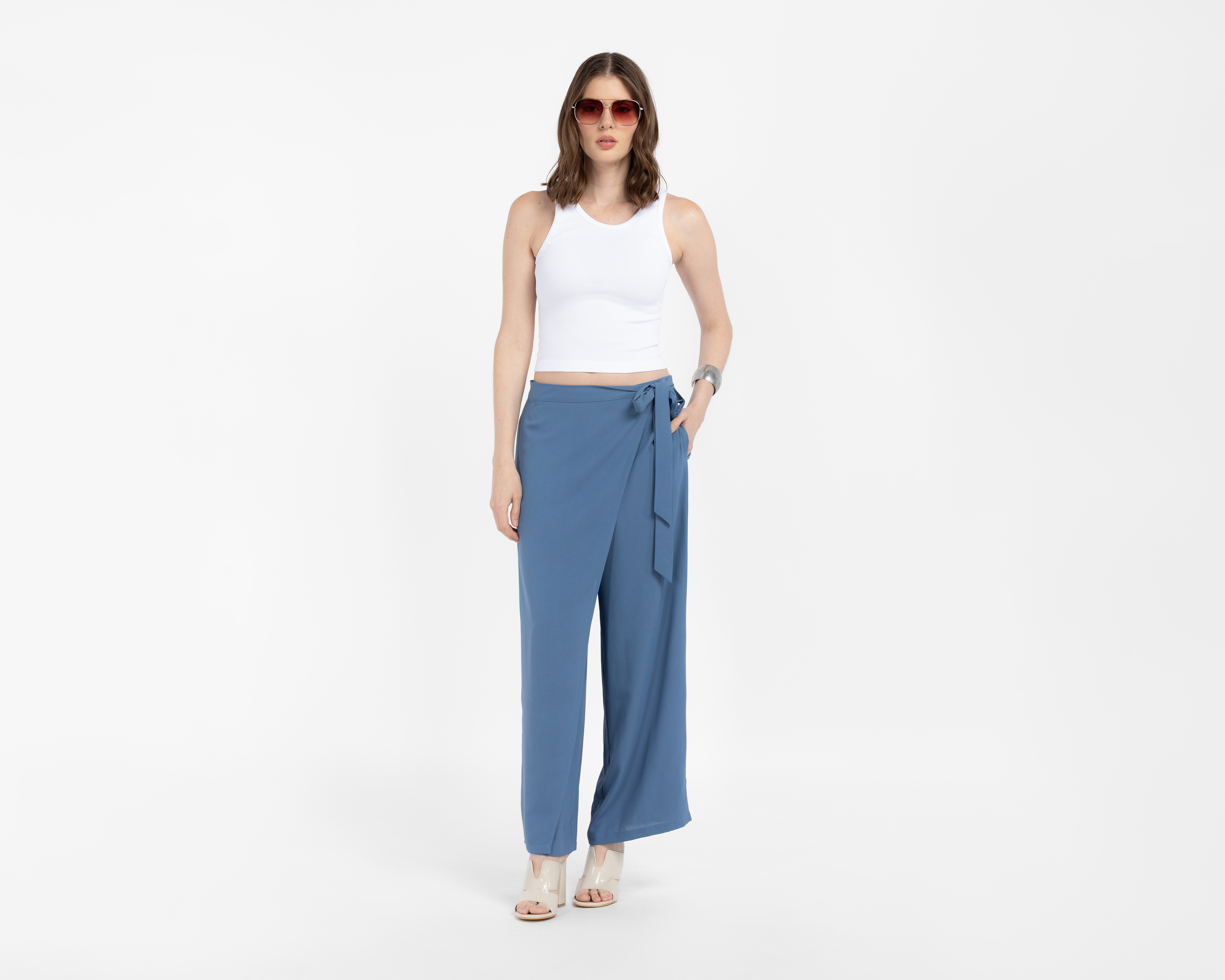 Foto 3 pulgar | Foto 2 | Playera sin Mangas Lucky Star Juvenil