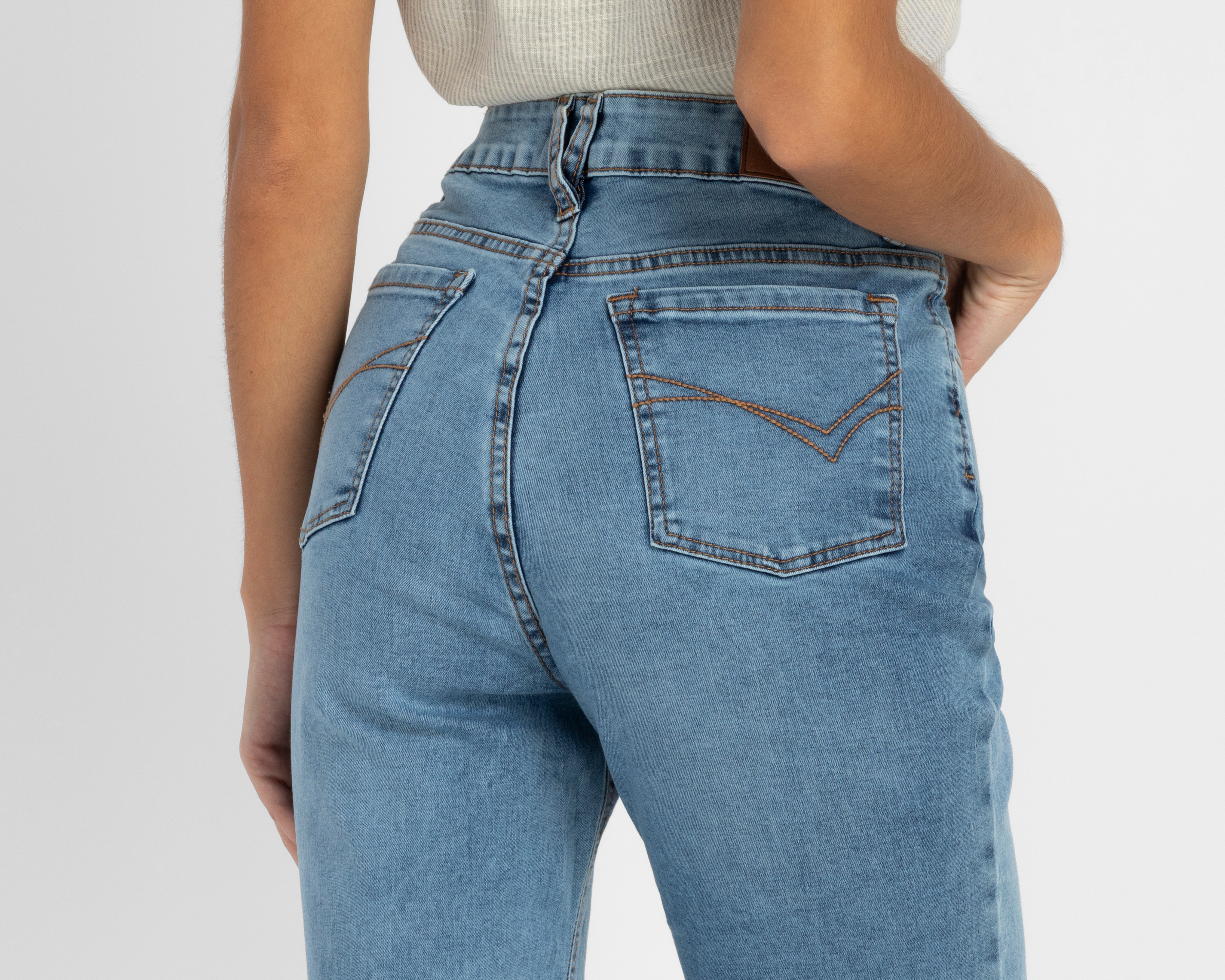 Foto 6 pulgar | Foto 5 | Jeans Flare Refill para Mujer