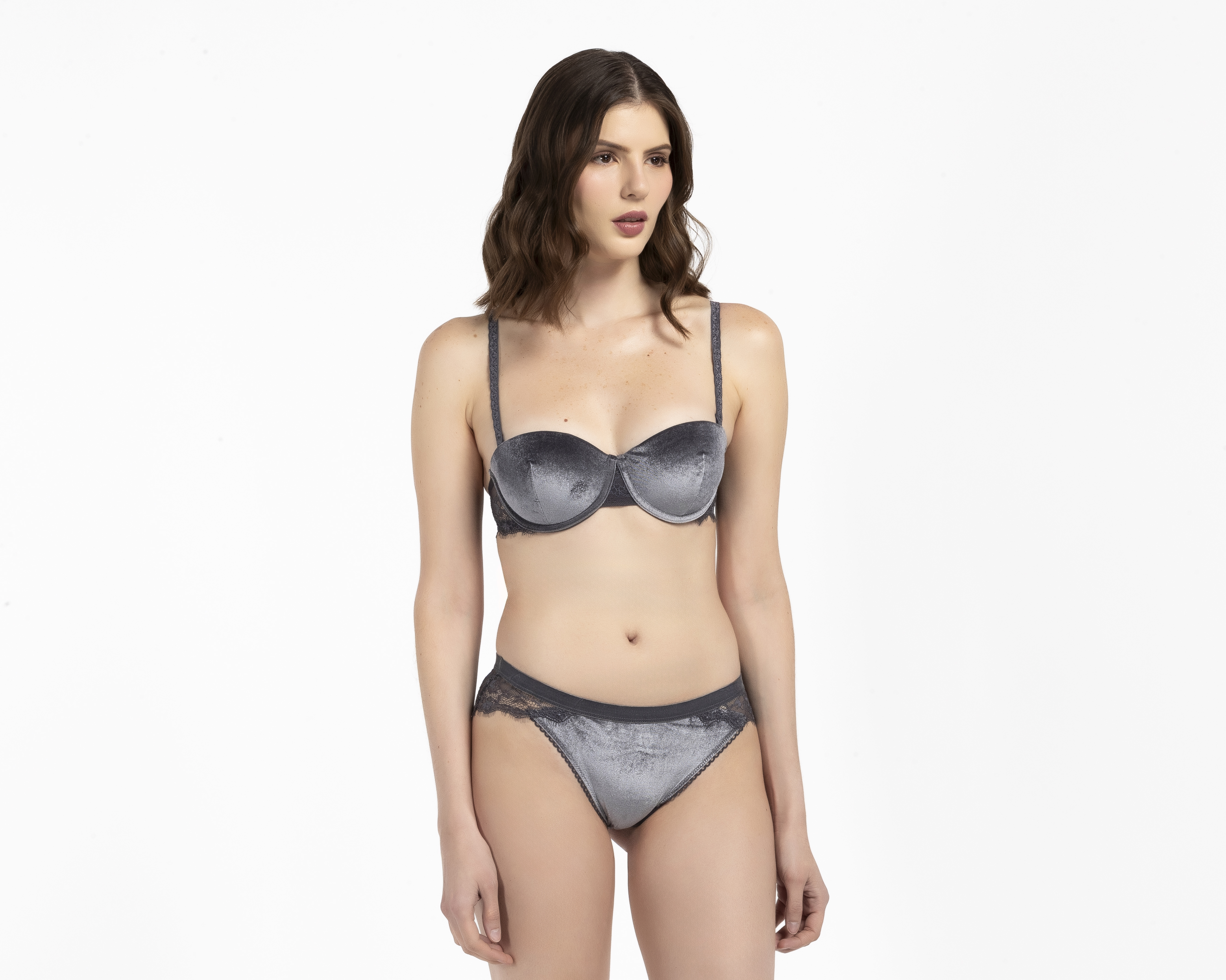 Coordinado de Encaje Push Up con Varilla Carnival