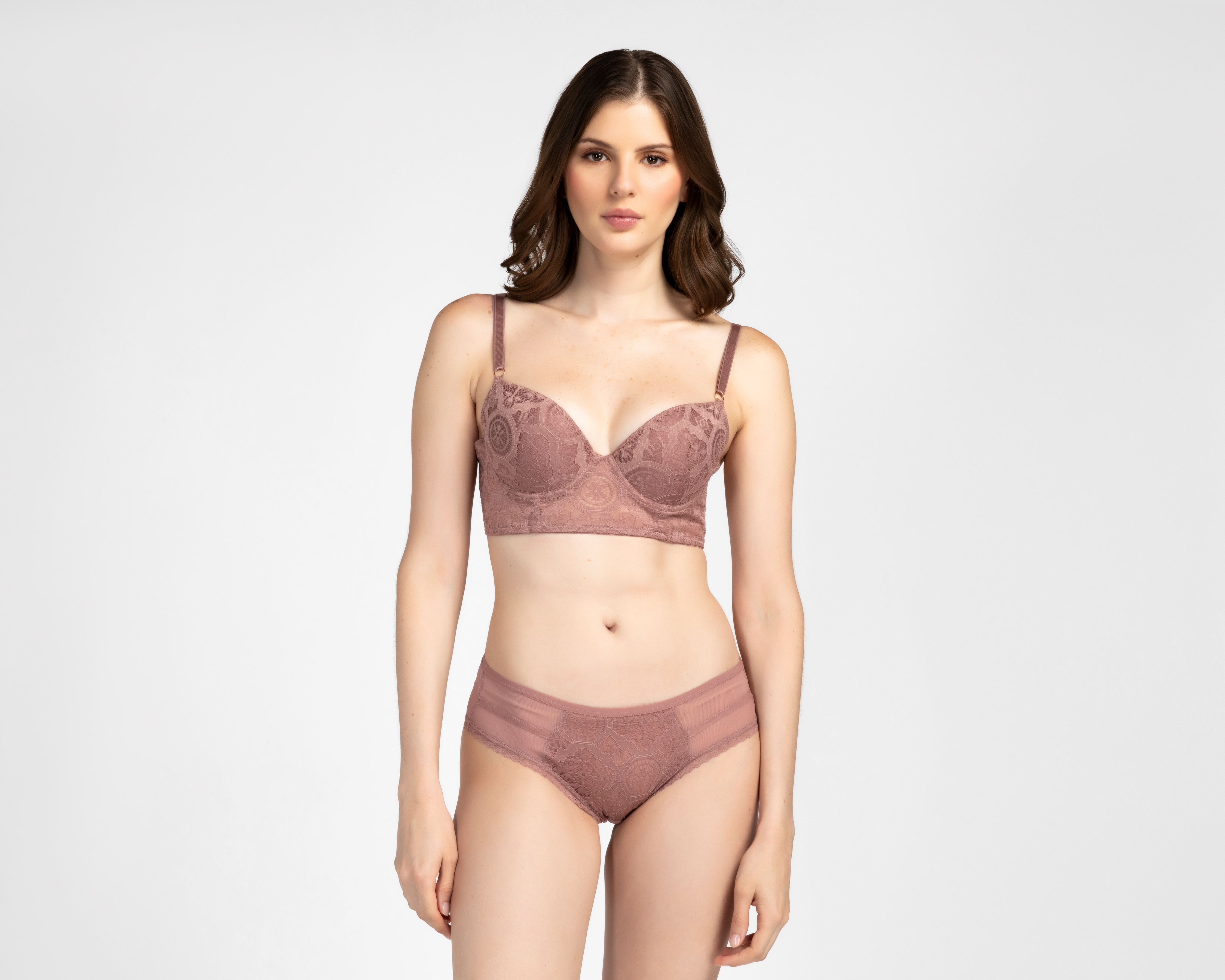 Coordinado de Encaje Media Copa con Varilla Carnival