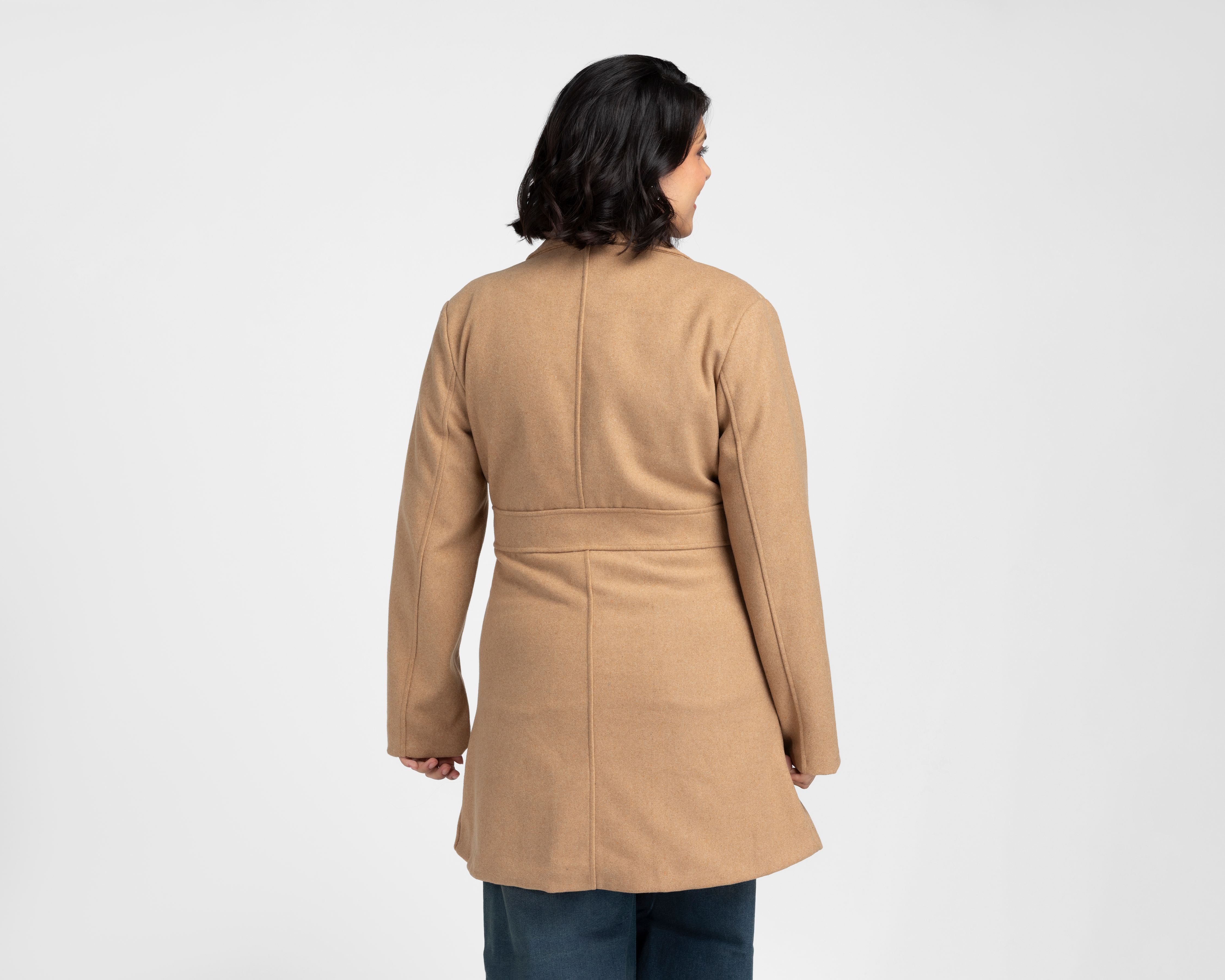 Foto 4 pulgar | Foto 3 | Abrigo Camel Sahara para Mujer
