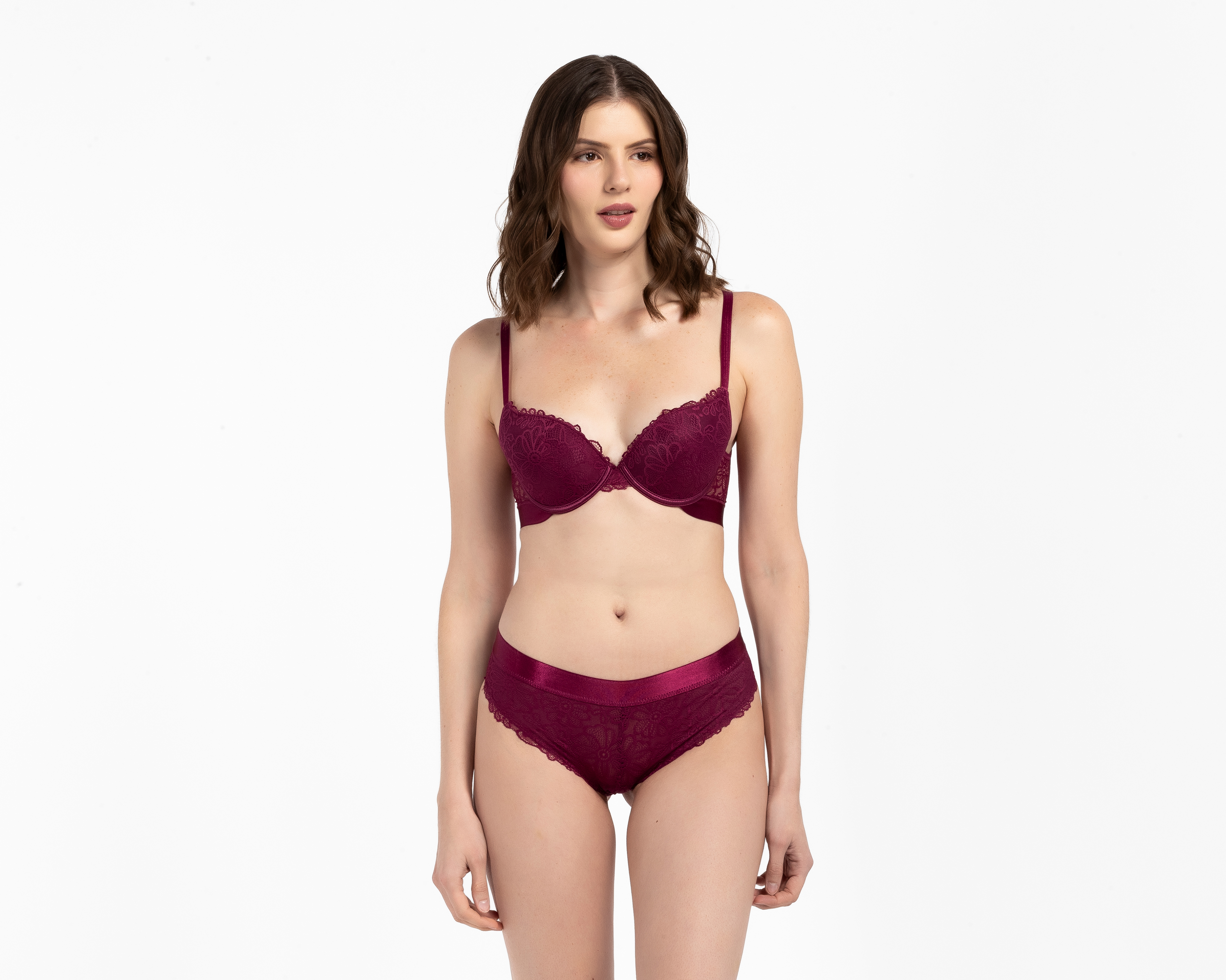 Coordinado de Encaje Copa Completa Carnival