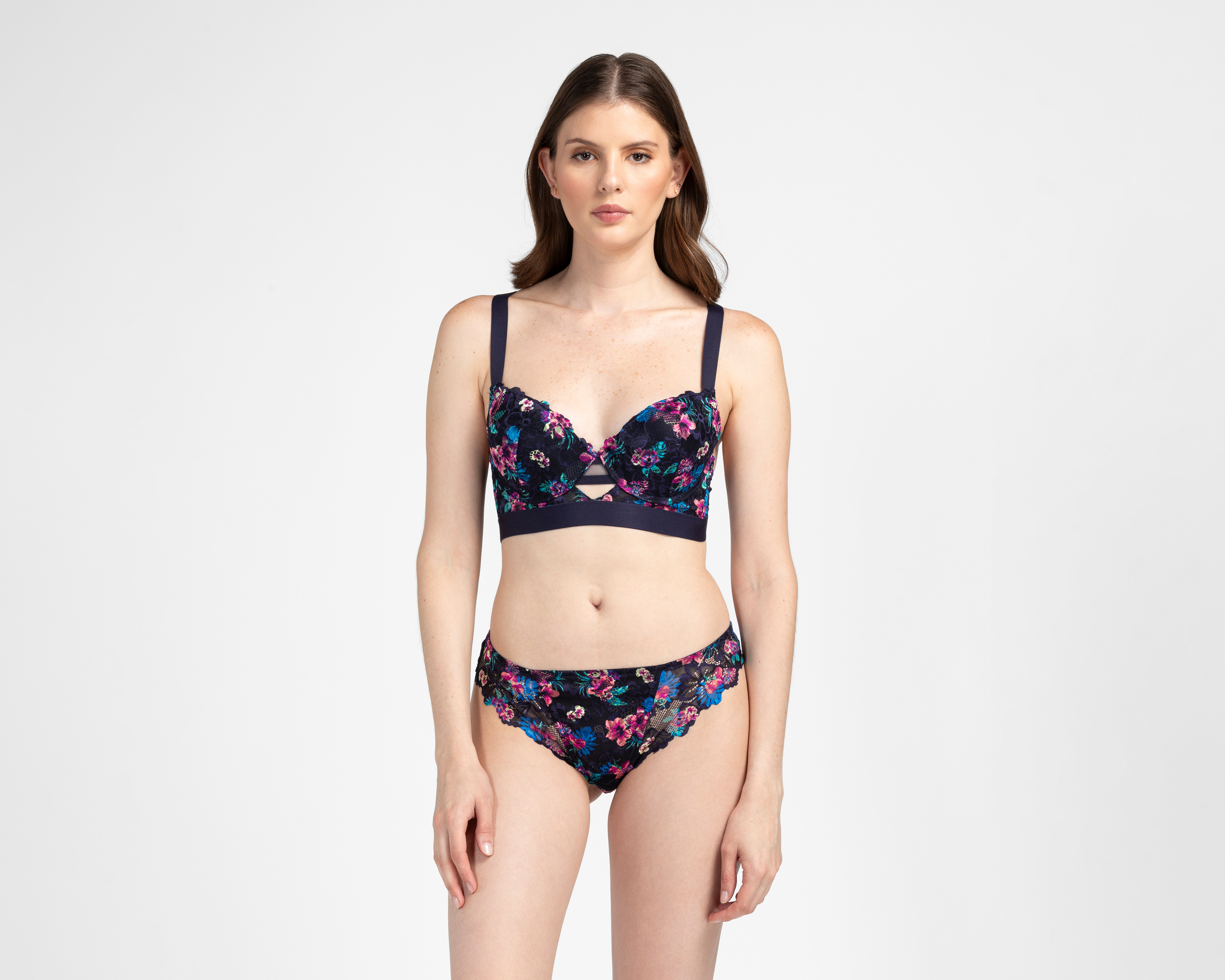 Coordinado de Encaje Copa Completa Floral Carnival