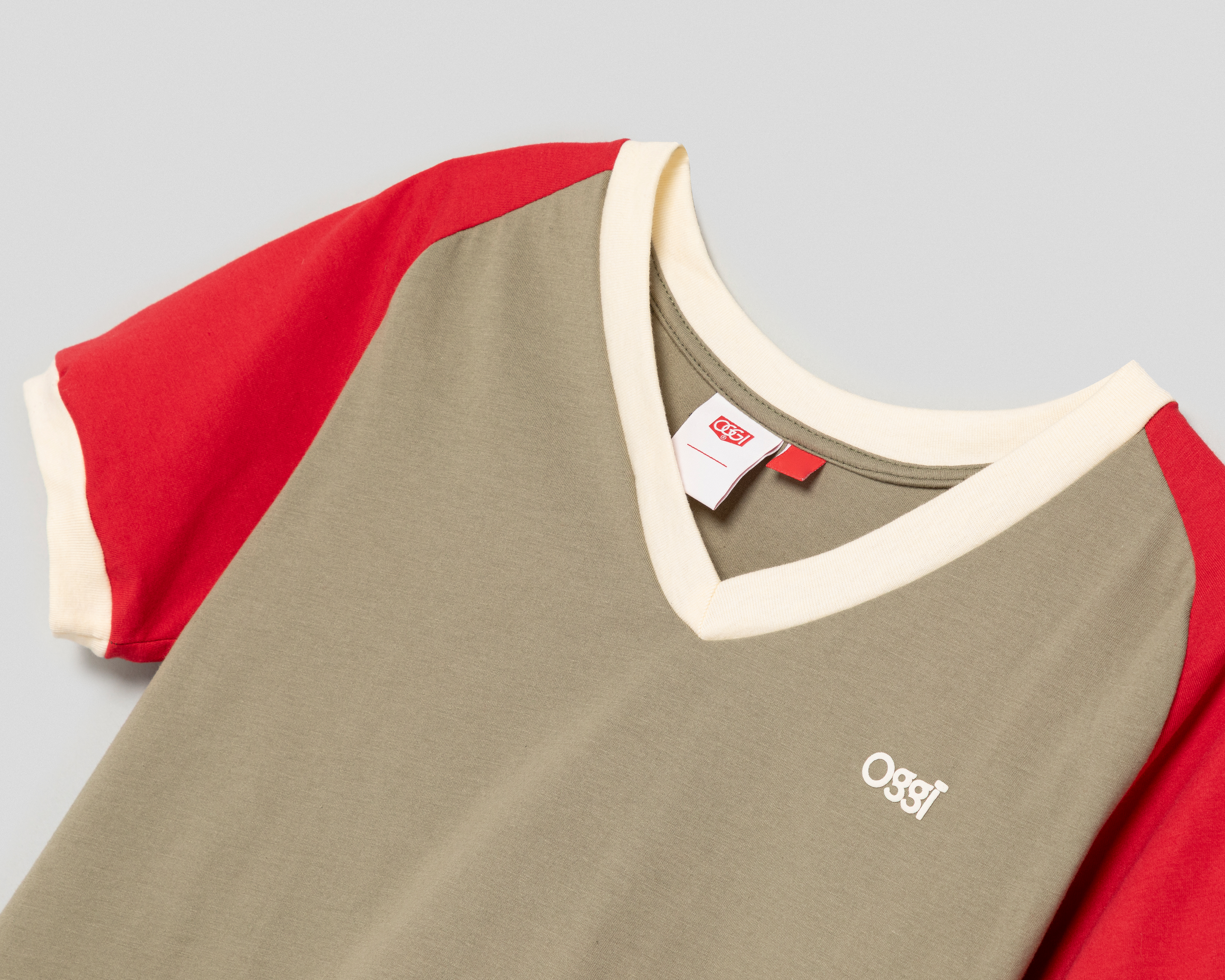 Foto 4 pulgar | Foto 3 | Playera de Cuello V Oggi para Mujer