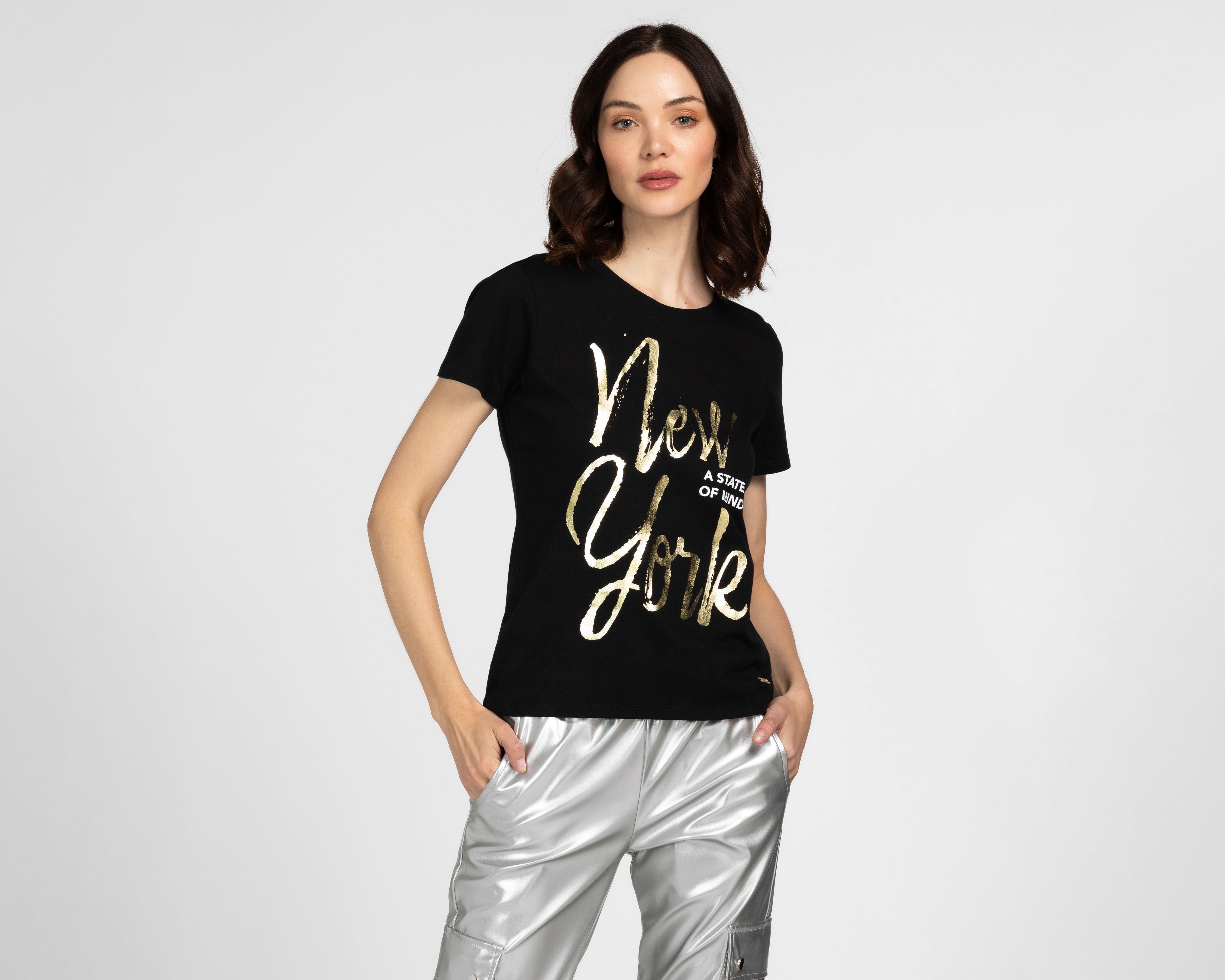 Foto 1 | Foto 1 | Playera Jennifer Lopez Cuello Redondo