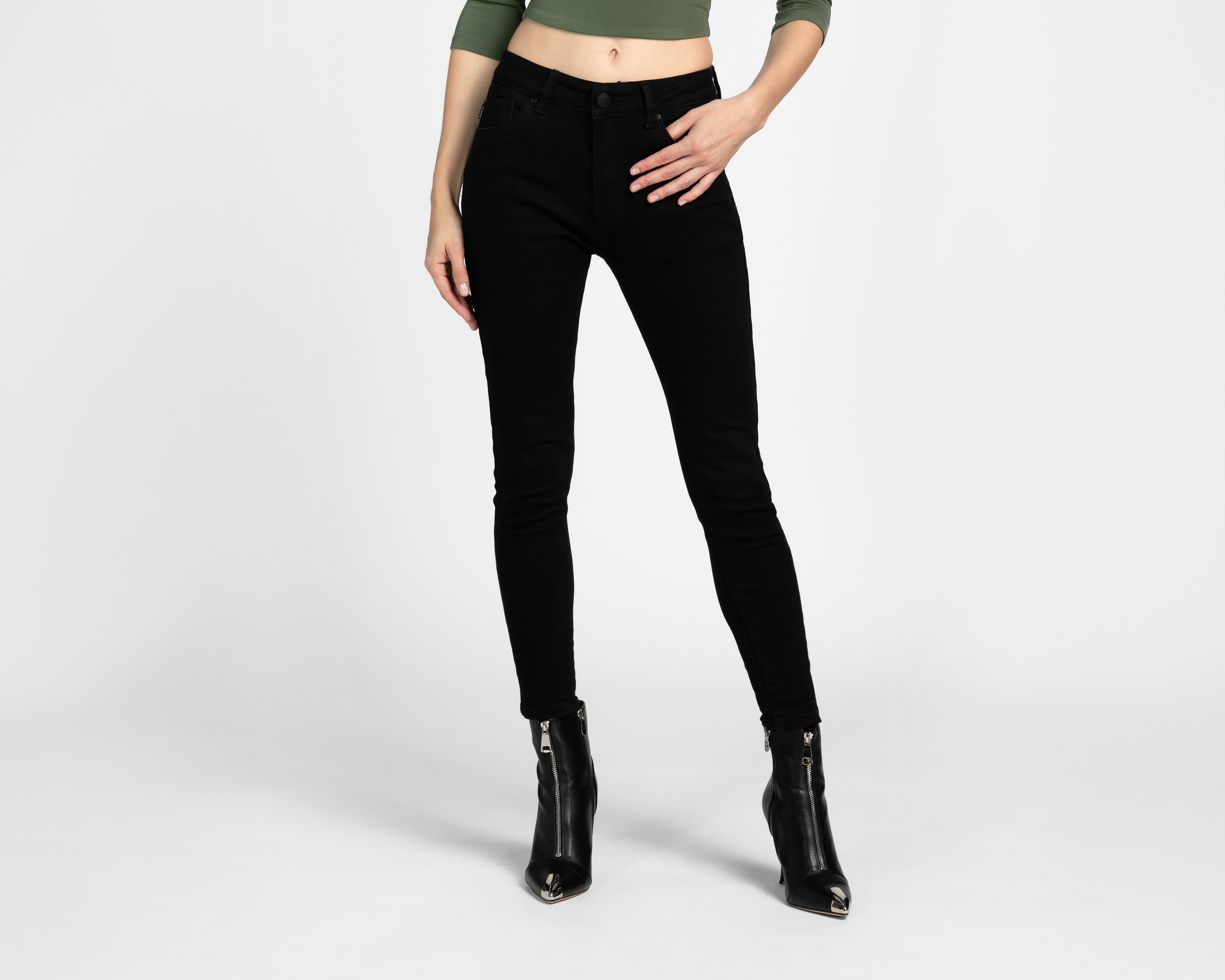 Foto 2 pulgar | Foto 1 | Jeans Skinny Fit Bebe para Mujer