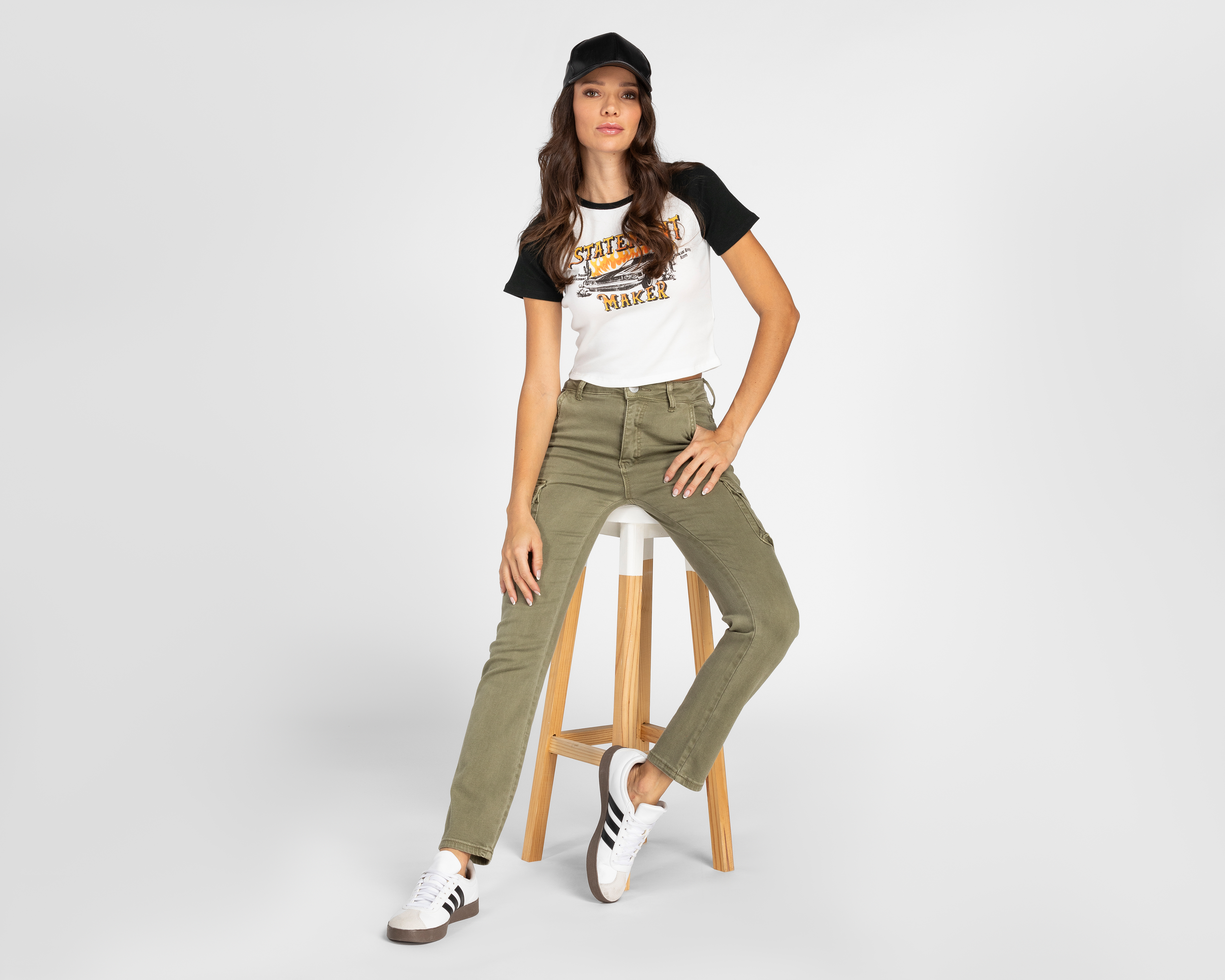 Foto 3 pulgar | Foto 2 | Pantalón Cargo Refill Verde Olivo para Mujer