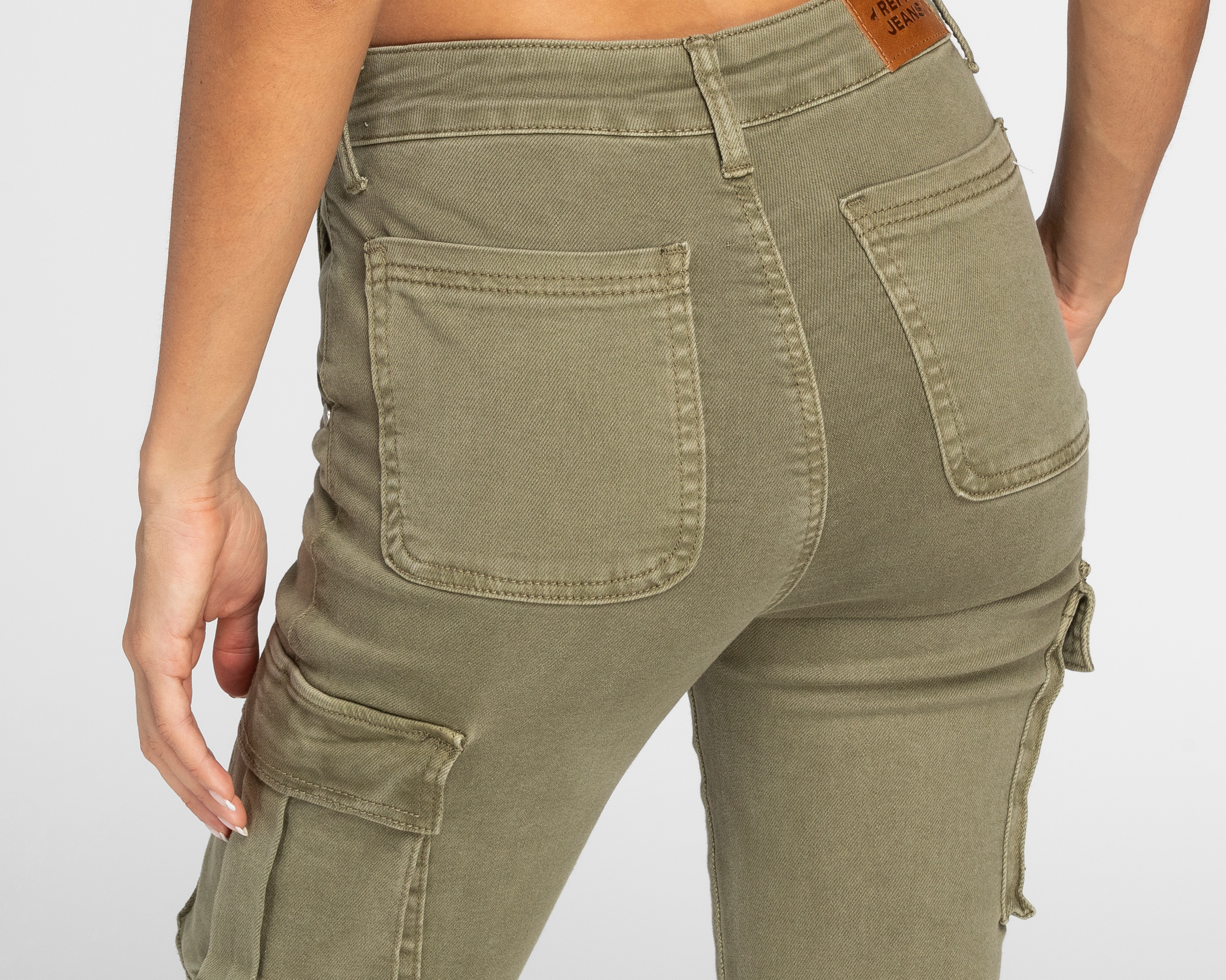 Foto 6 pulgar | Foto 5 | Pantalón Cargo Refill Verde Olivo para Mujer