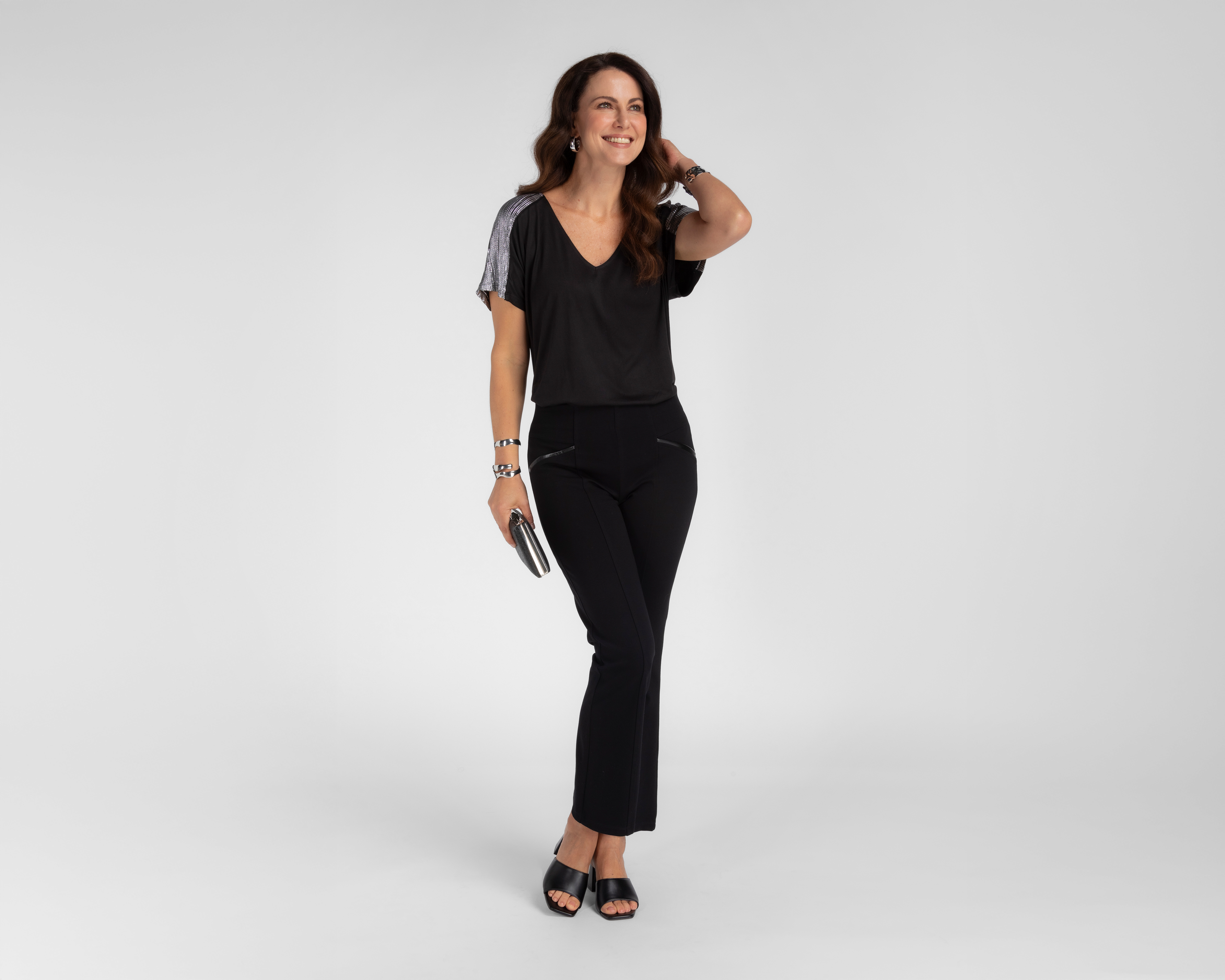 Foto 3 pulgar | Foto 2 | Leggings Acampanados Sahara para Mujer