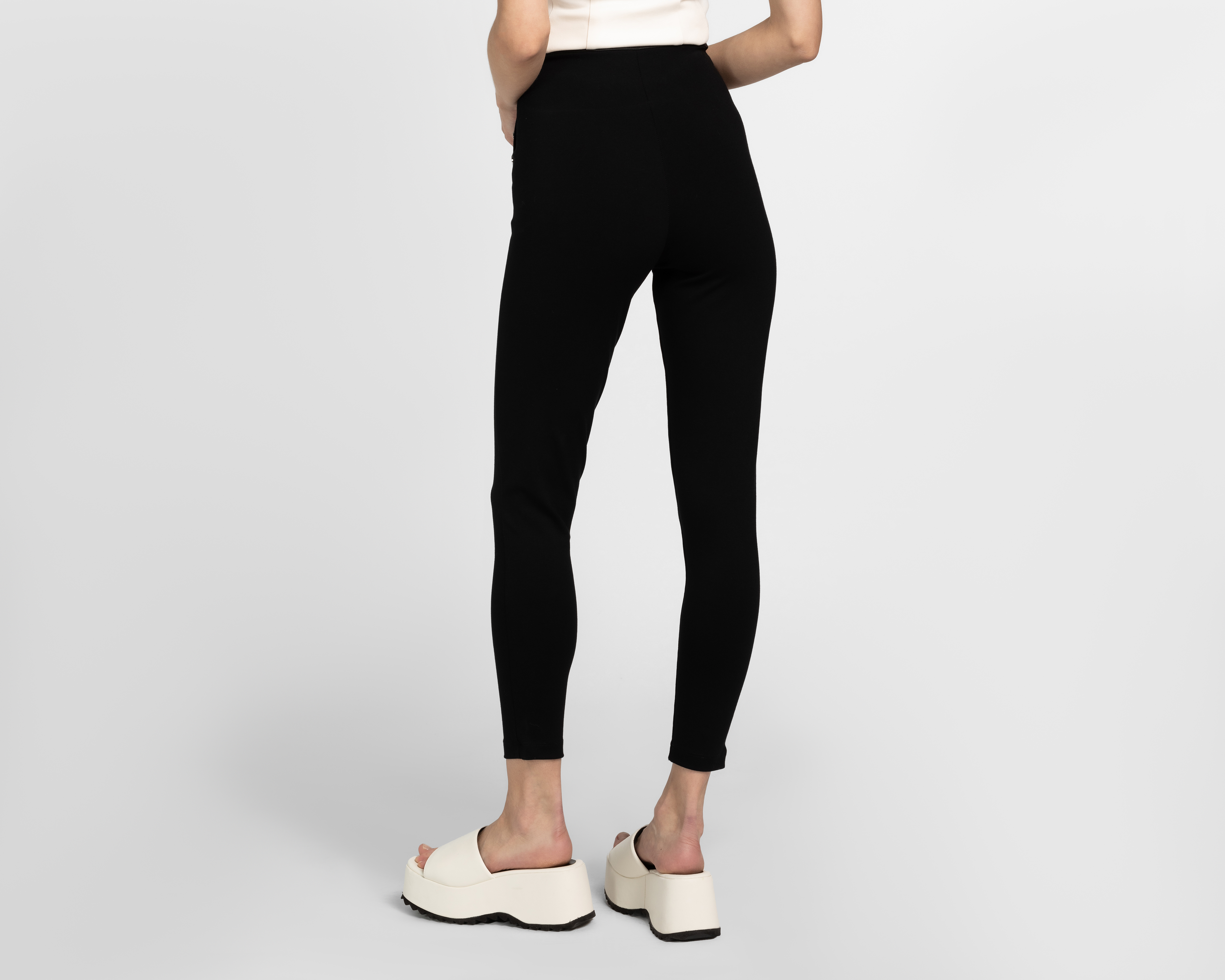 Foto 4 pulgar | Foto 3 | Leggings Negros Boy London para Mujer