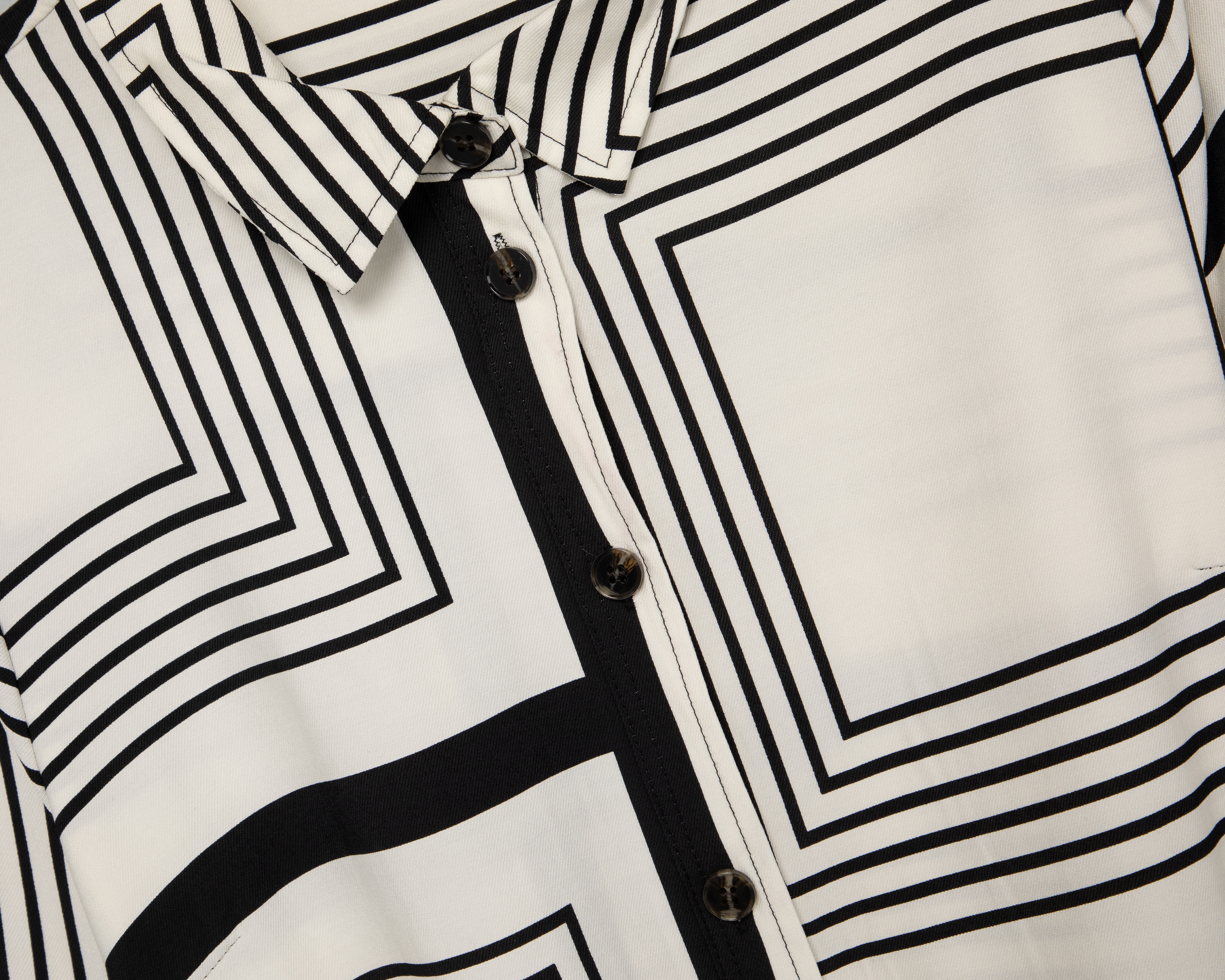 Foto 4 pulgar | Foto 3 | Vestido Casual Sahara Manga Larga Estampado con Botones para Mujer