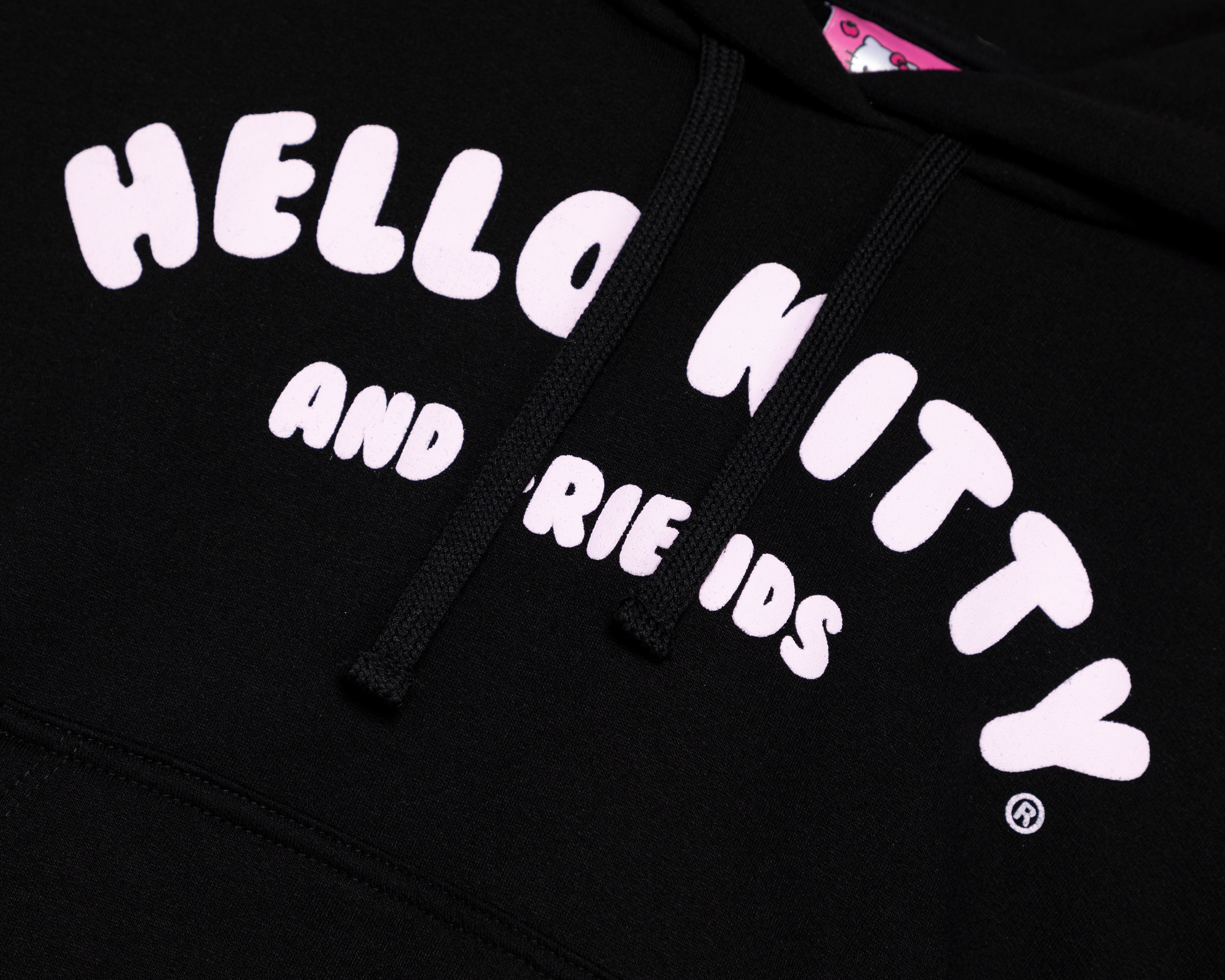 Foto 5 pulgar | Foto 4 | Sudadera Estampada Hello Kitty para Mujer
