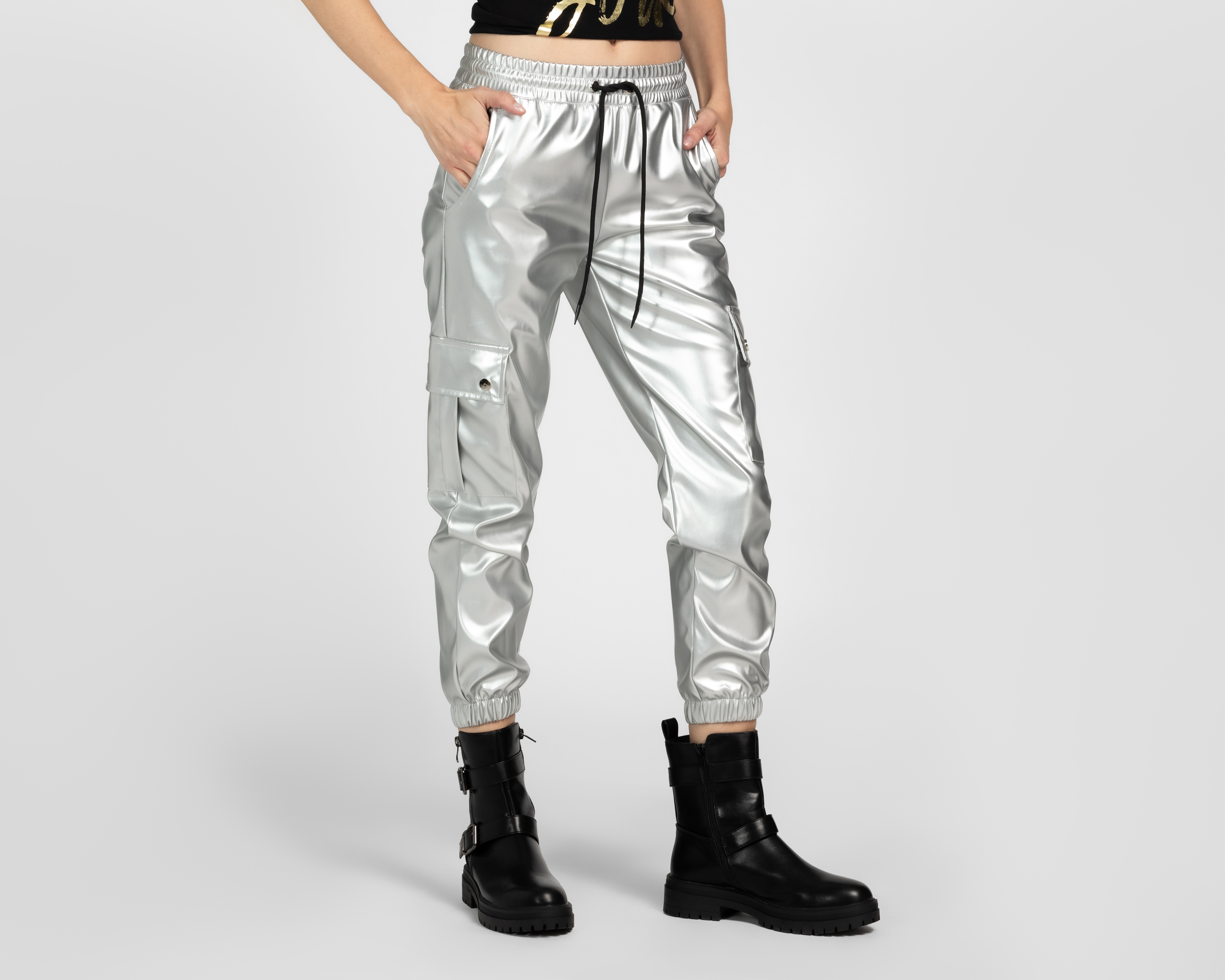 Foto 2 pulgar | Foto 1 | Jogger Cargo Boy London para Mujer