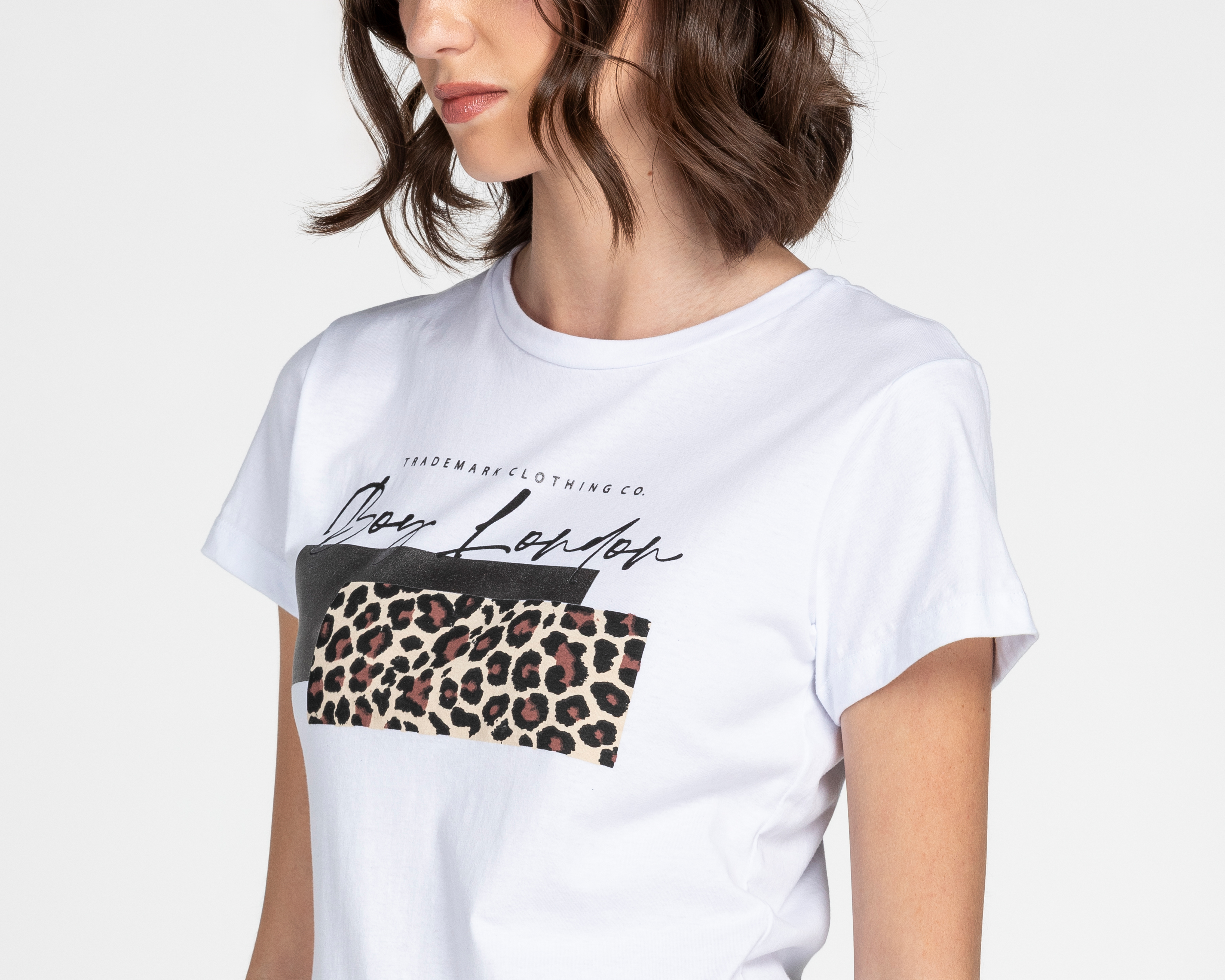 Foto 4 pulgar | Foto 3 | Playera Boy London Animal Print para Mujer