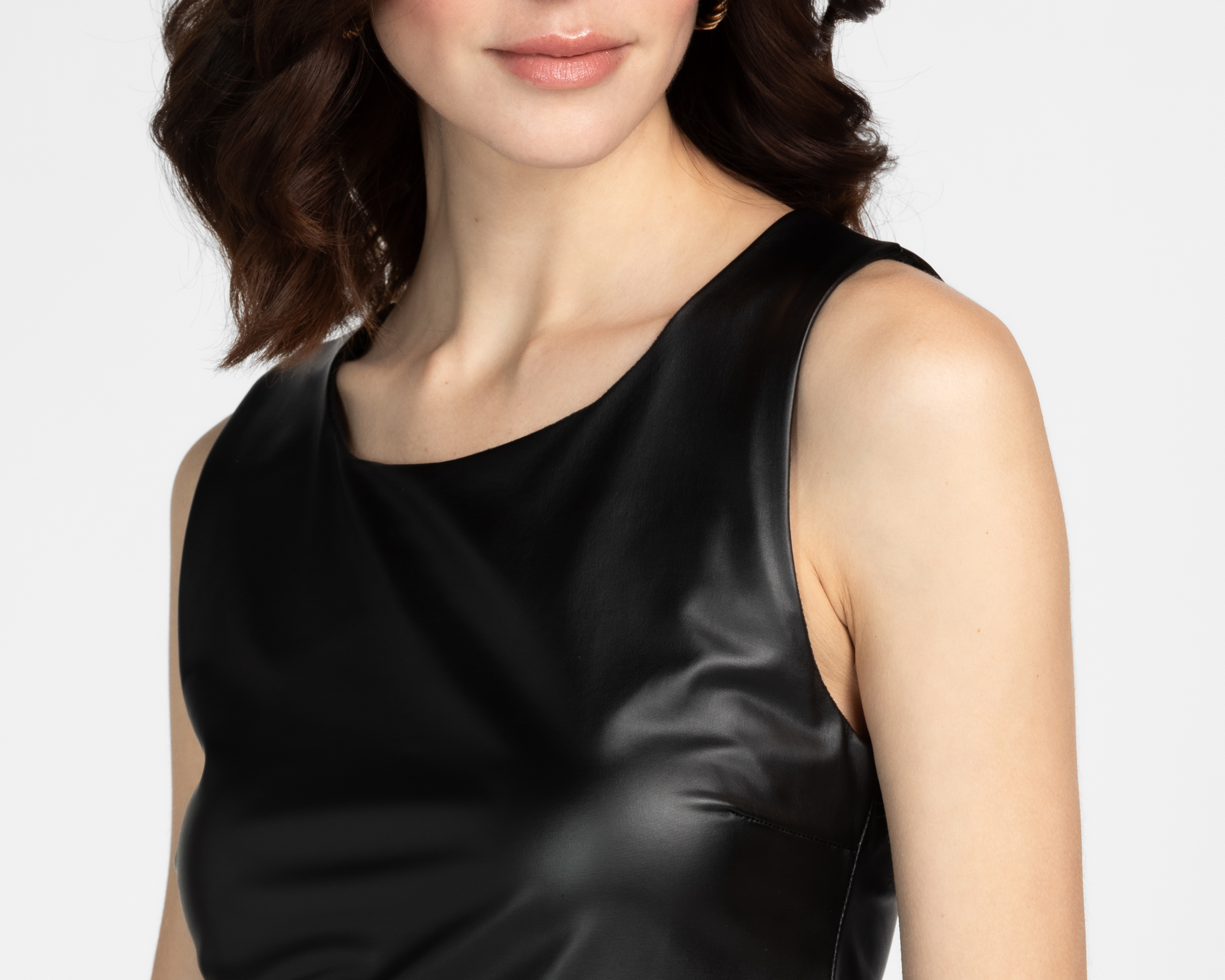 Foto 5 pulgar | Foto 4 | Crop Top Boy London Negro para Mujer