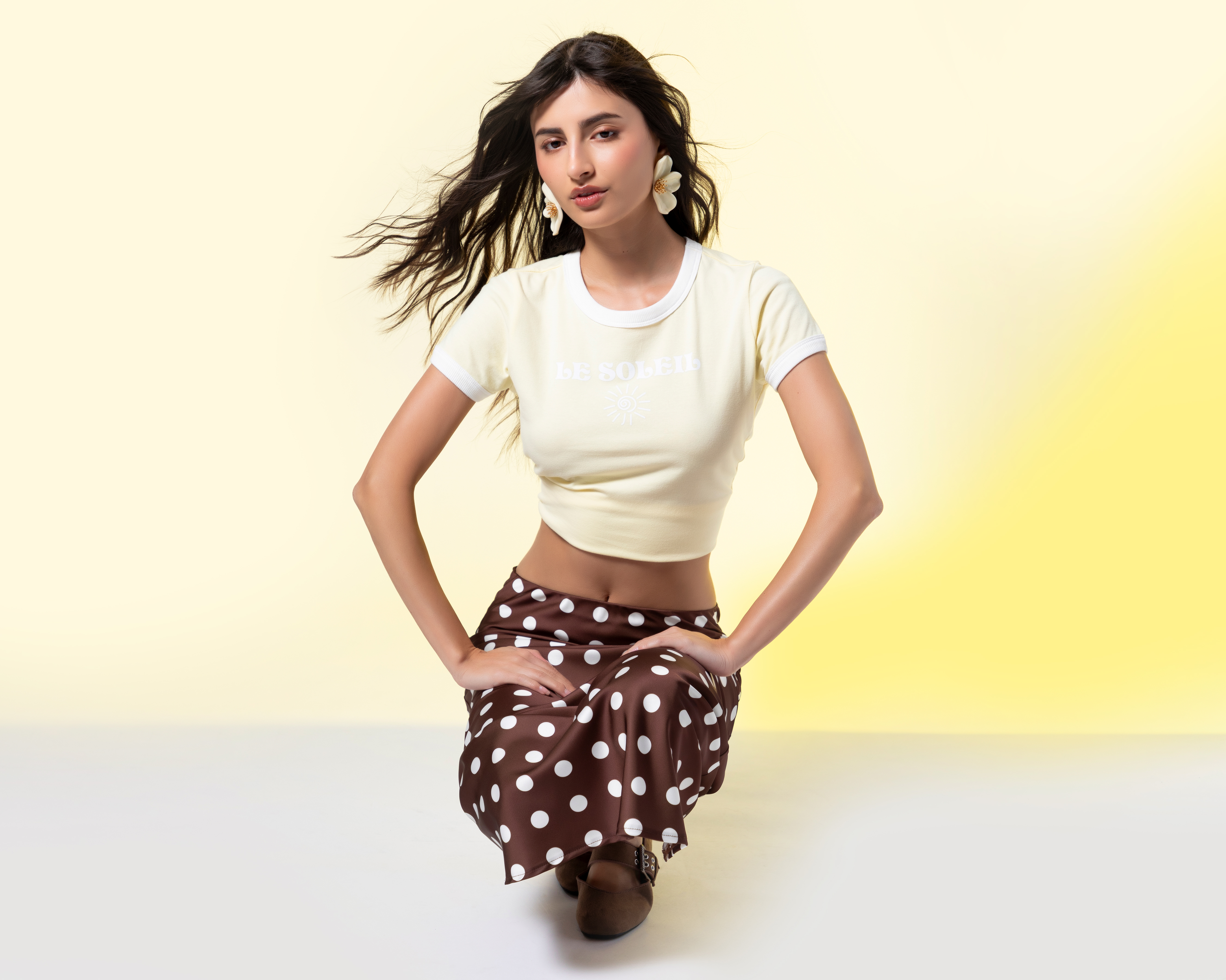 Foto 3 pulgar | Foto 2 | Playera Amarilla Strona para Mujer