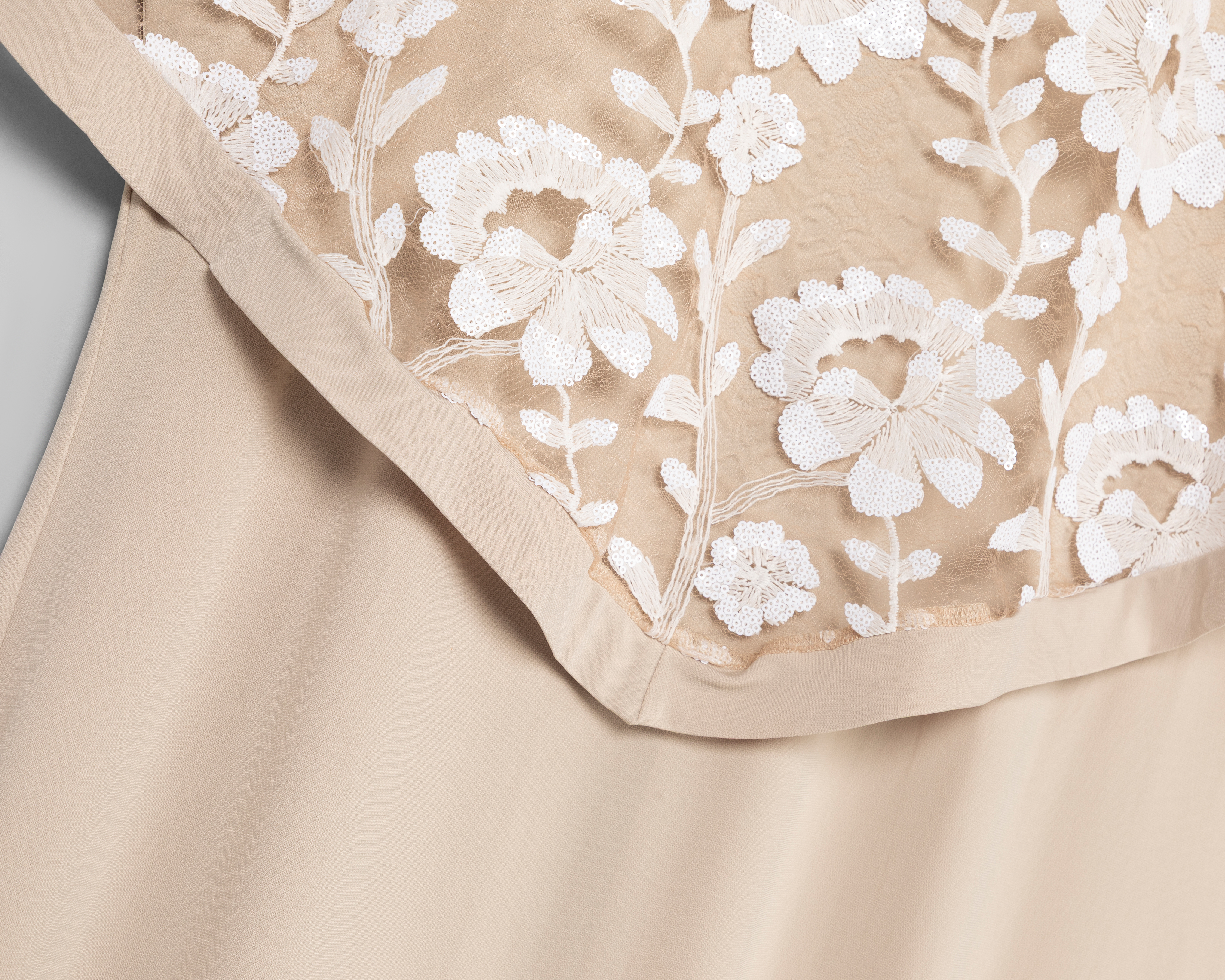 Foto 4 pulgar | Foto 3 | Vestido de Fiesta Sahara Beige con Capa Midi para Mujer