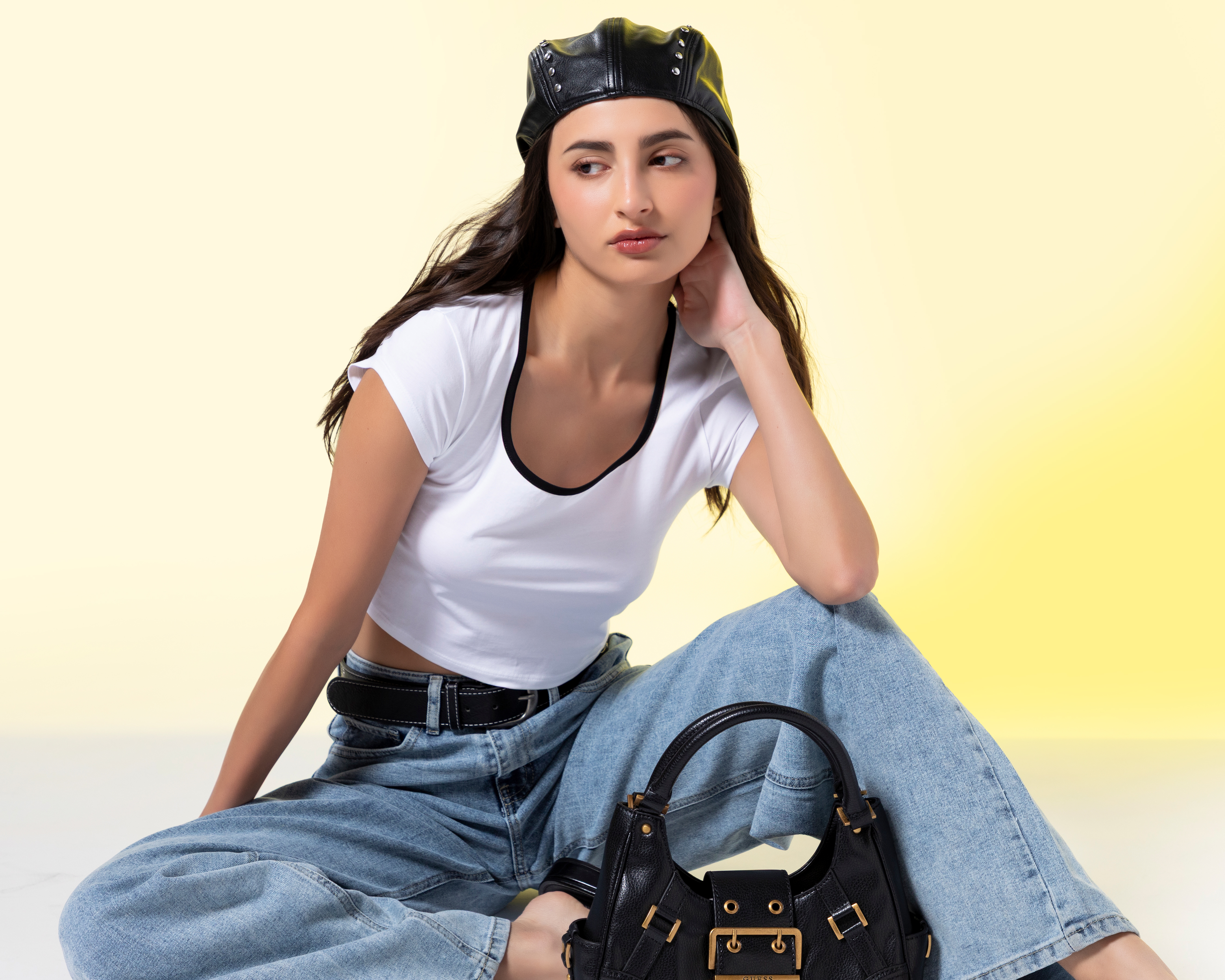 Foto 2 pulgar | Foto 1 | Crop Top Blanco Strona para Mujer