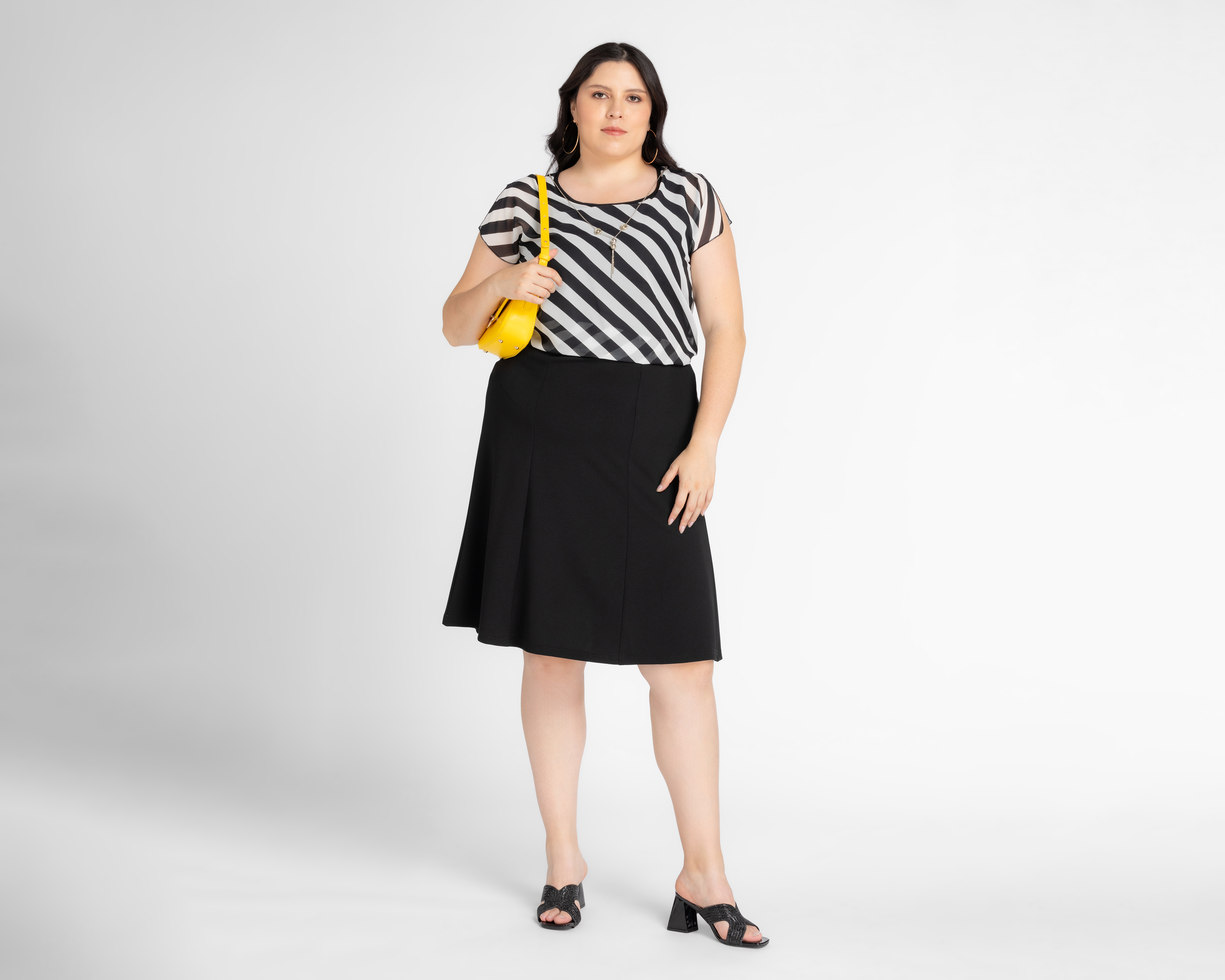 Foto 3 pulgar | Foto 2 | Blusa Lady Sun de Rayas con Collar