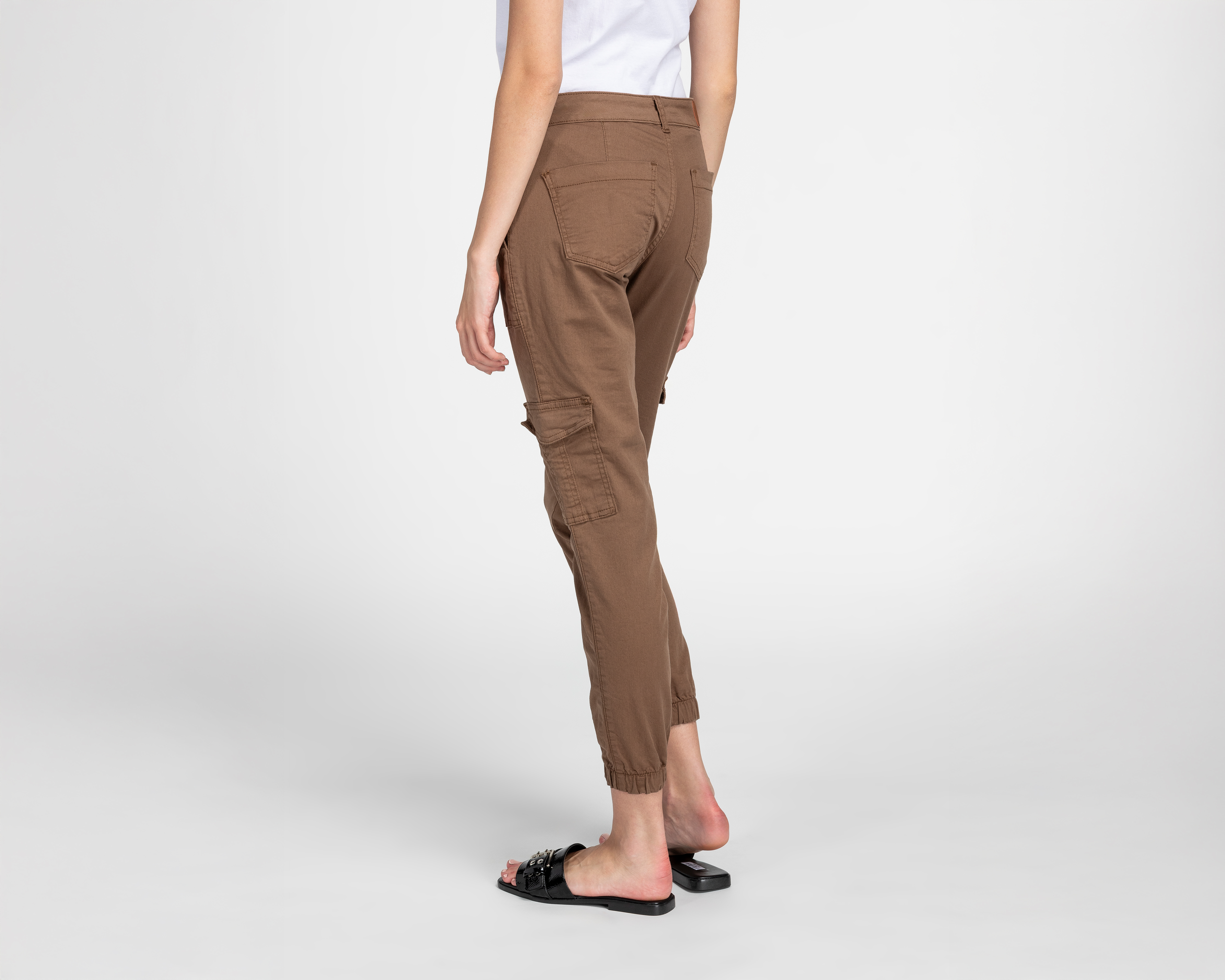 Foto 4 pulgar | Foto 3 | Pantalón Cargo Boy London para Mujer