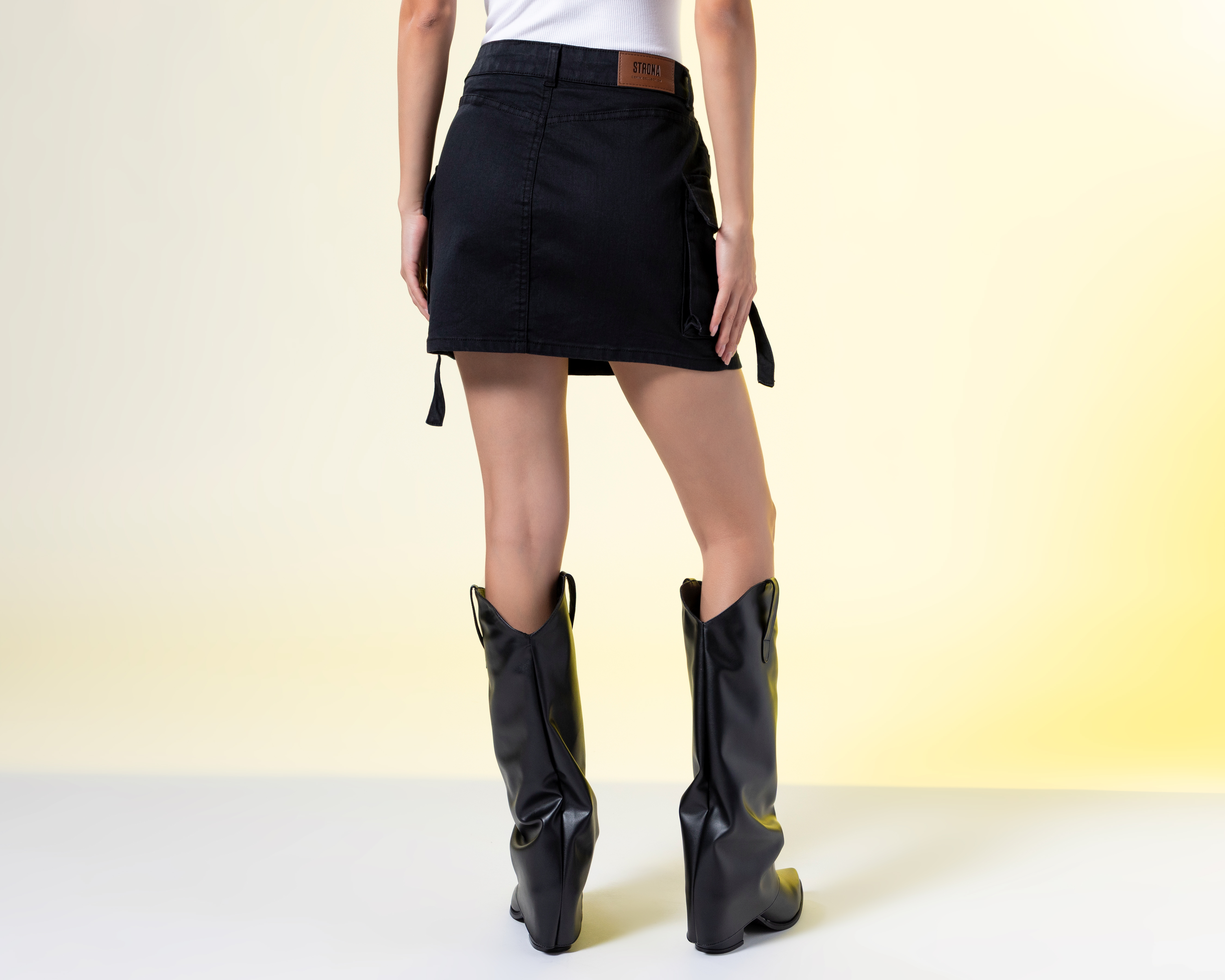 Foto 4 pulgar | Foto 3 | Falda Corta Strona con Bolsas para Mujer