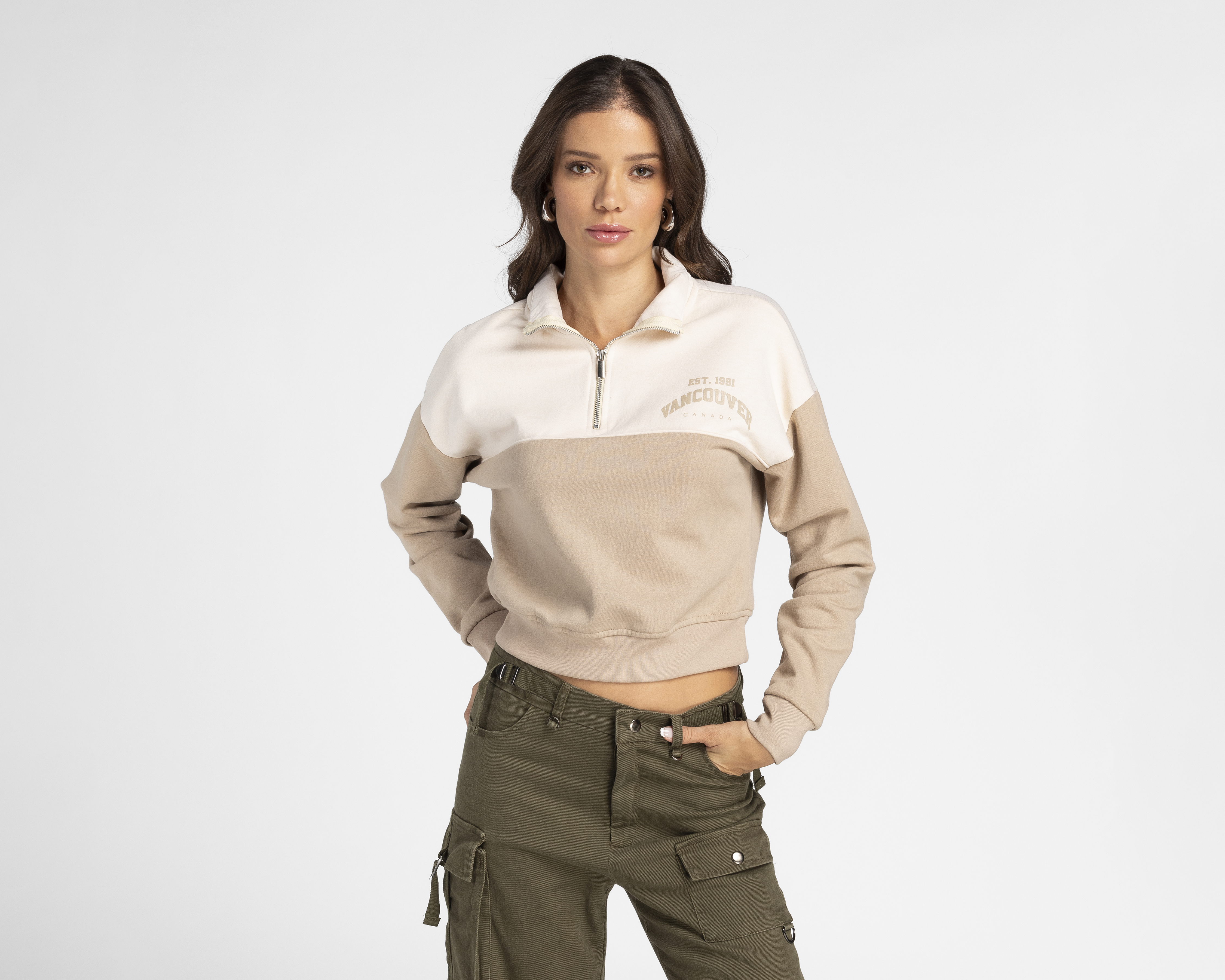 Foto 2 pulgar | Foto 1 | Sudadera Cuello Alto Refill para Mujer