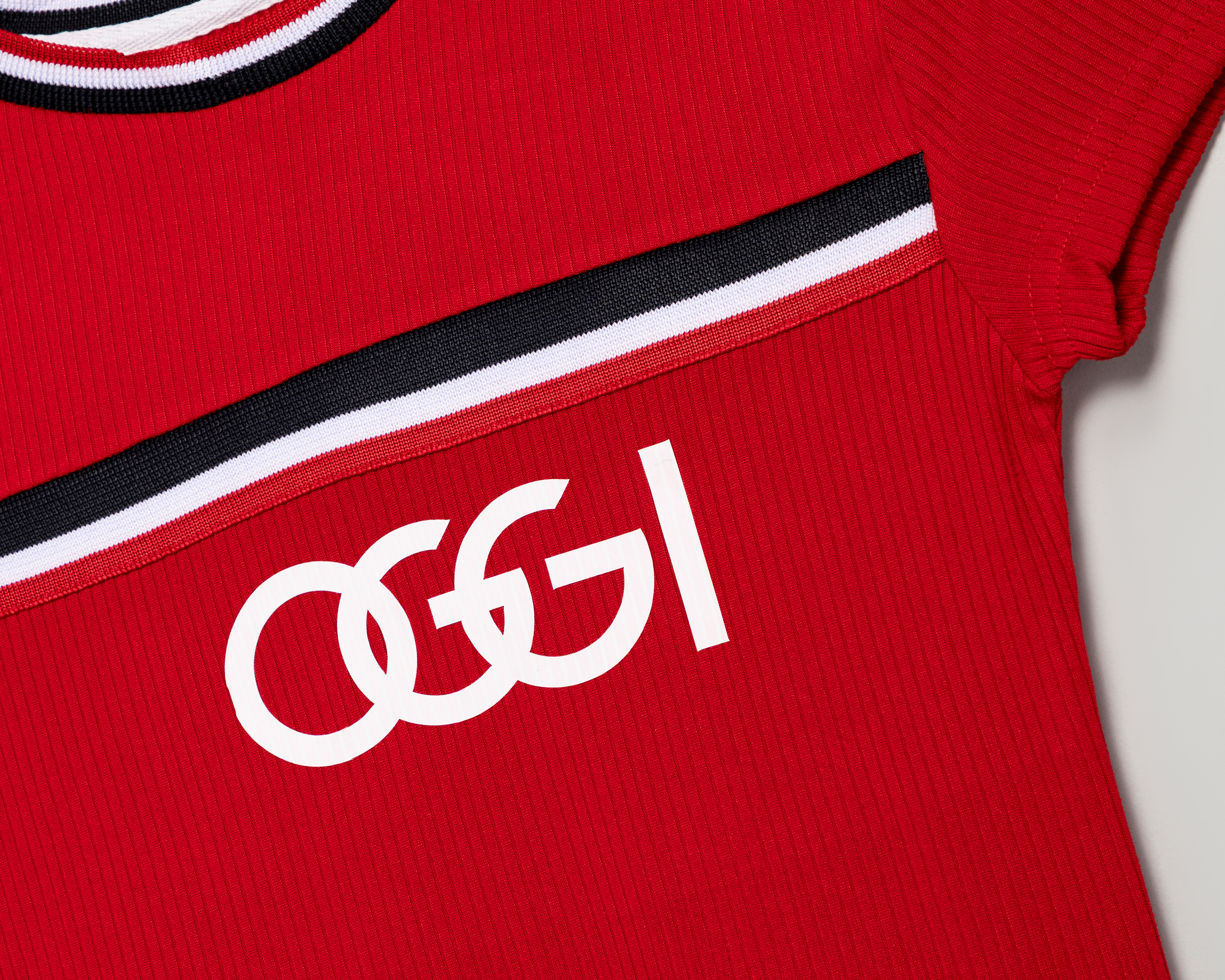 Foto 4 pulgar | Foto 3 | Playera Manga Corta Oggi para Mujer