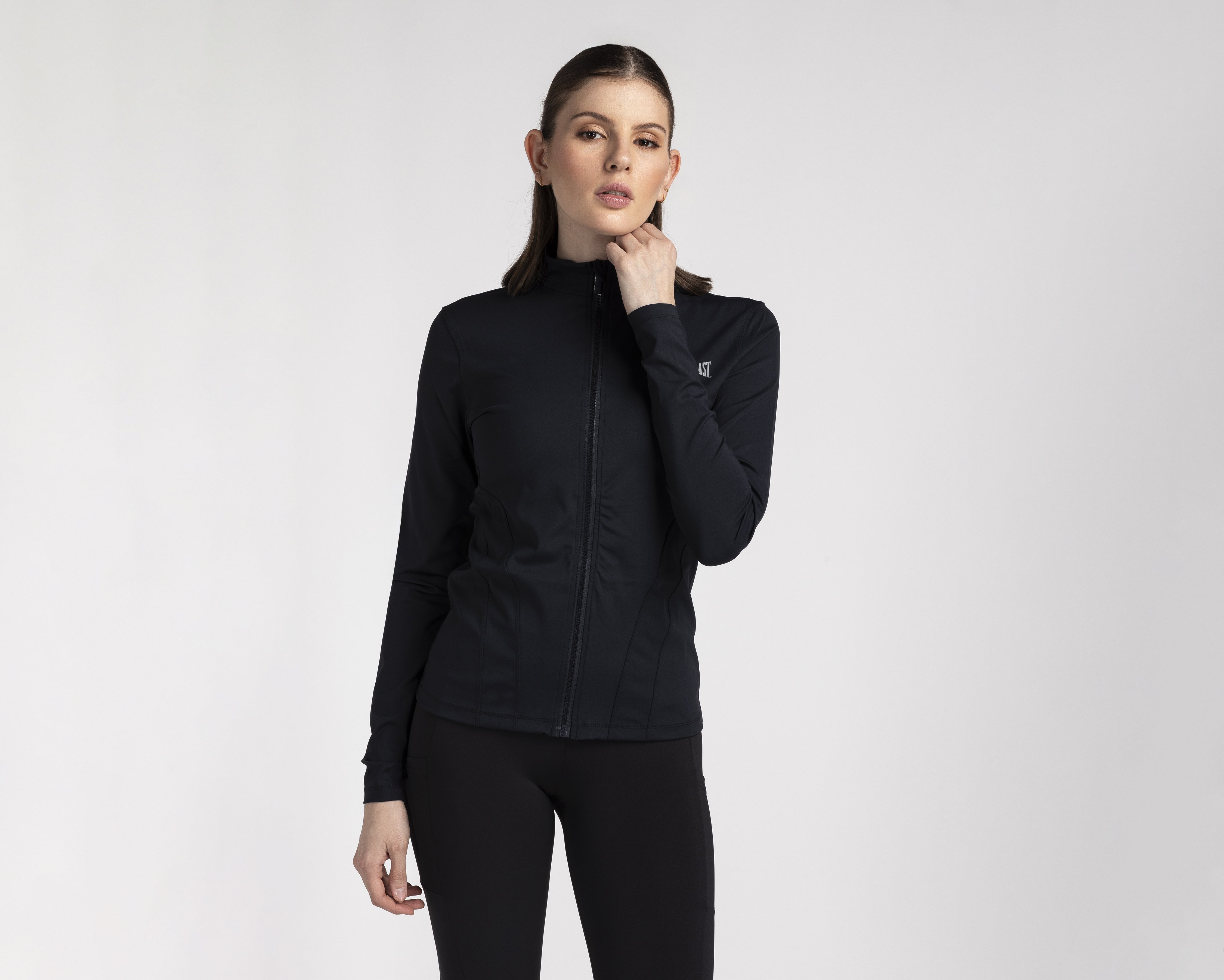 Foto 2 pulgar | Foto 1 | Chamarra Deportiva Everlast para Mujer