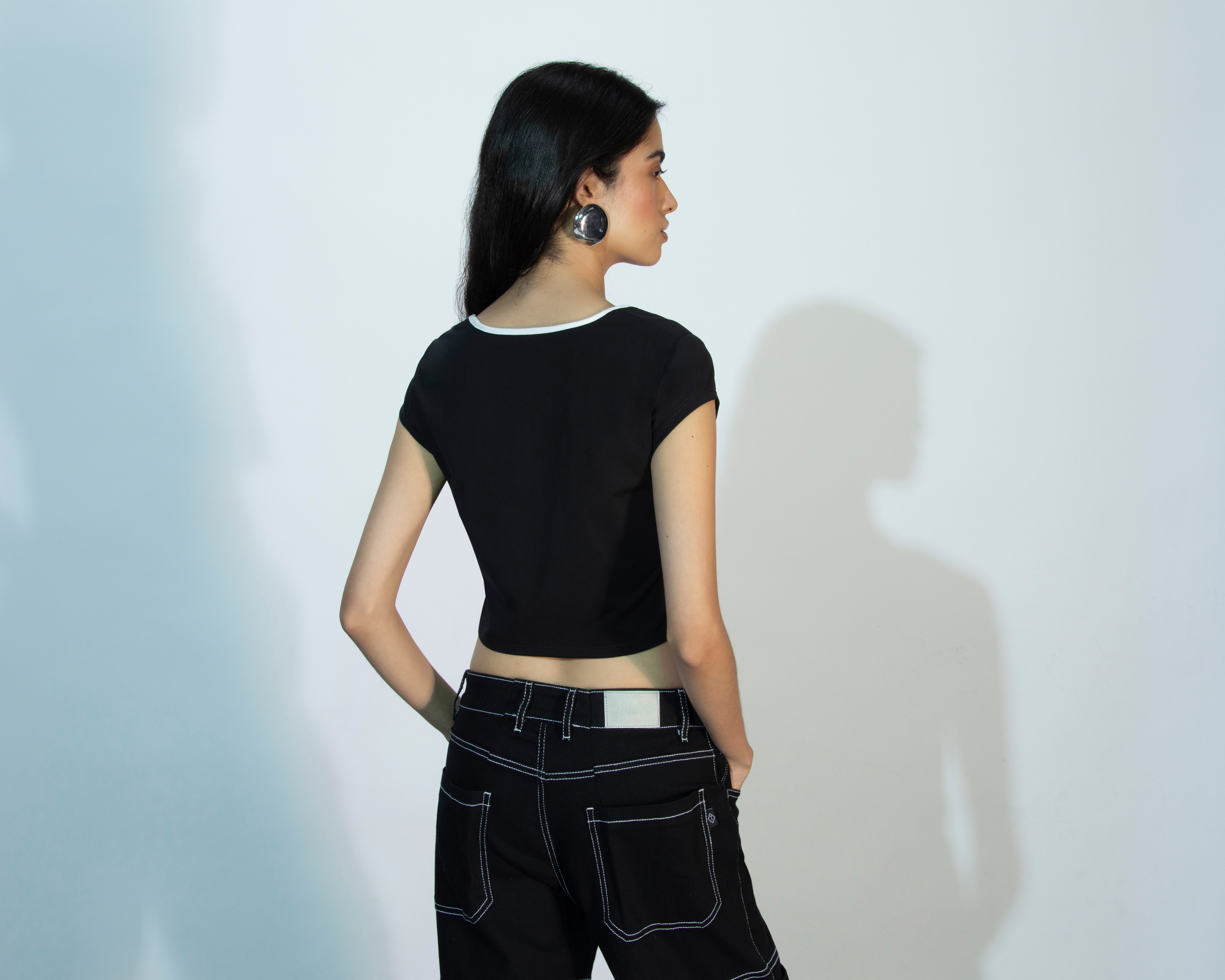 Foto 4 pulgar | Foto 3 | Playera Strona Negra para Mujer