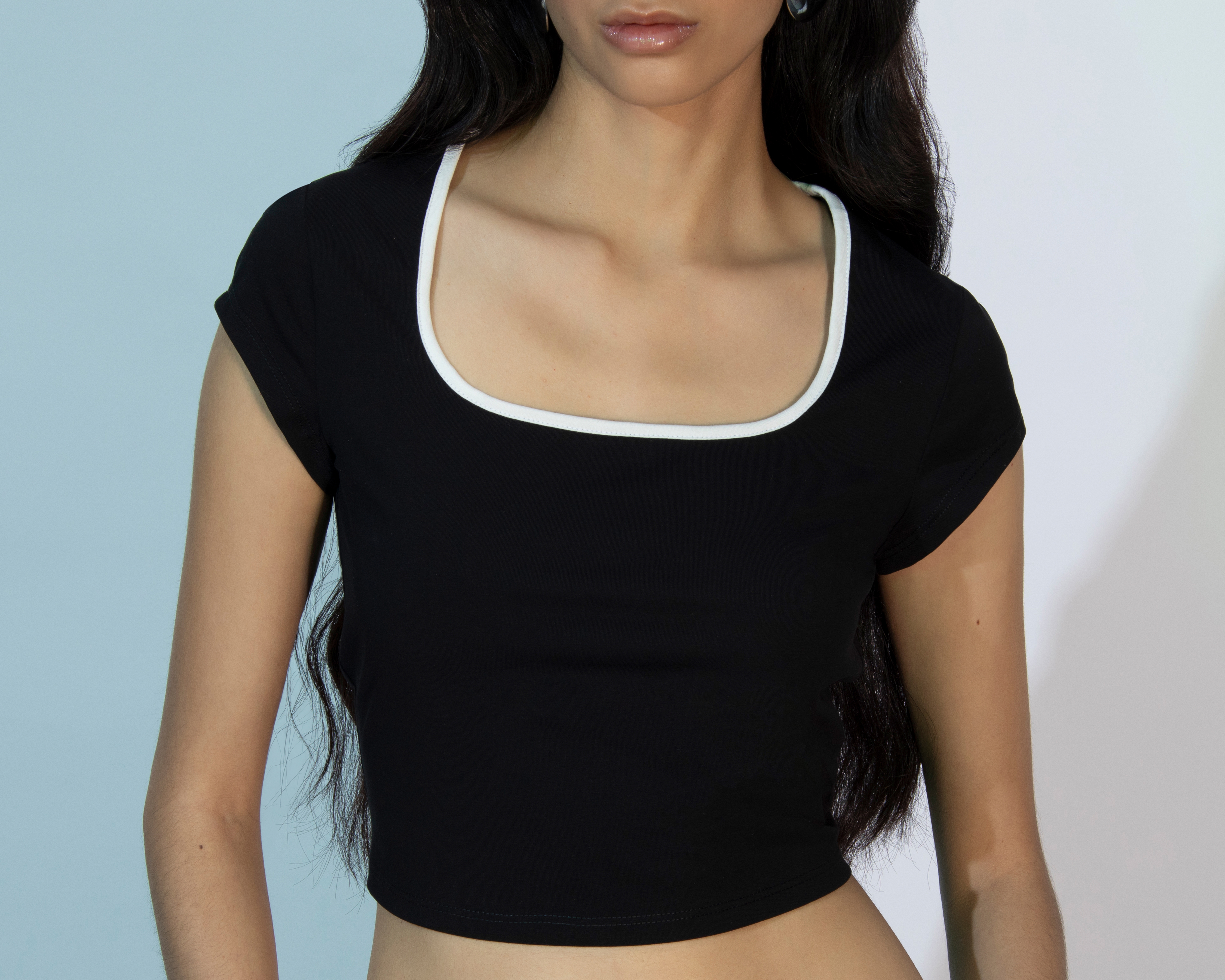 Foto 5 pulgar | Foto 4 | Playera Strona Negra para Mujer