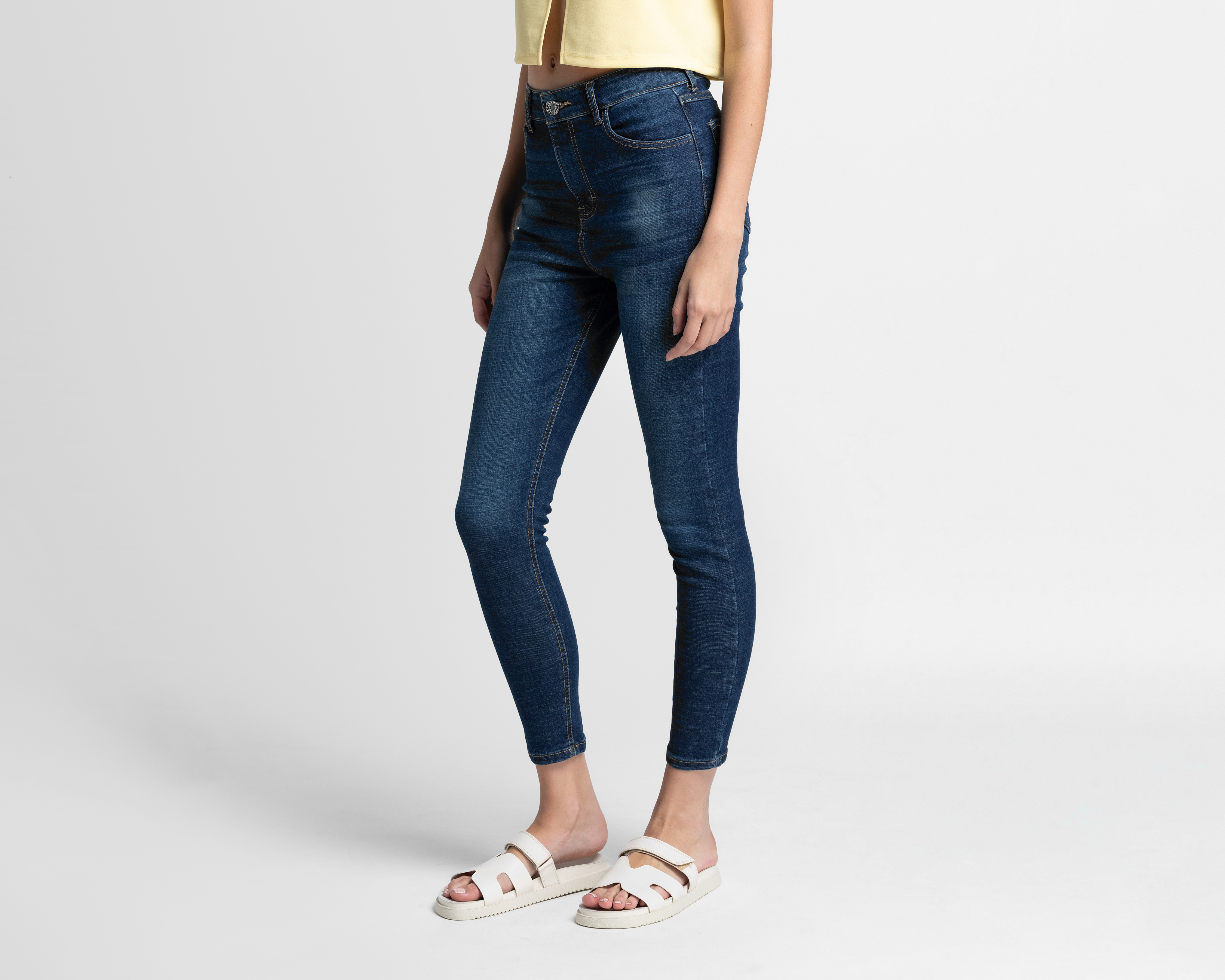 Foto 2 pulgar | Foto 1 | Jeans Skinny Refill para Mujer