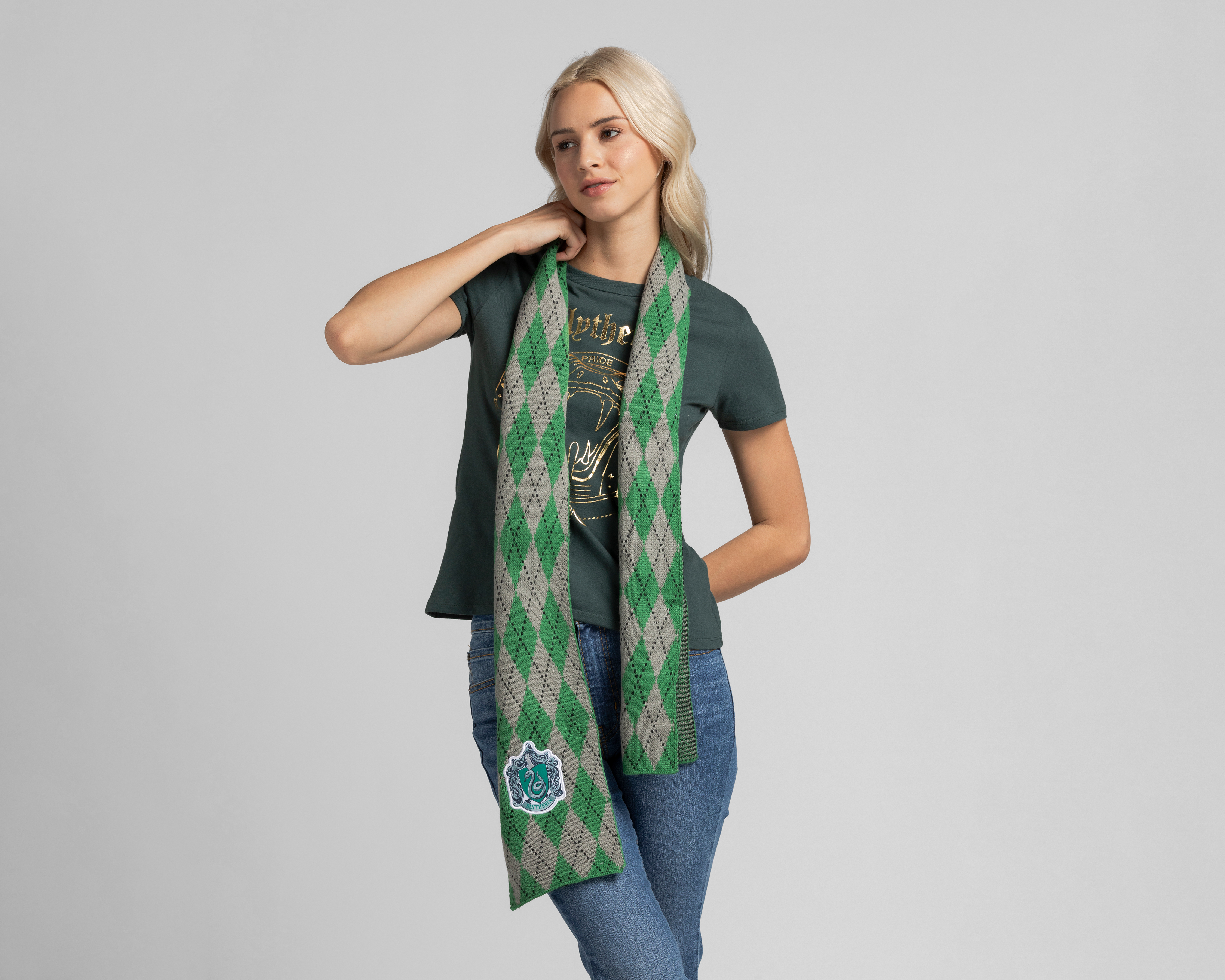 Foto 4 pulgar | Foto 3 | Bufanda Harry Potter para Mujer