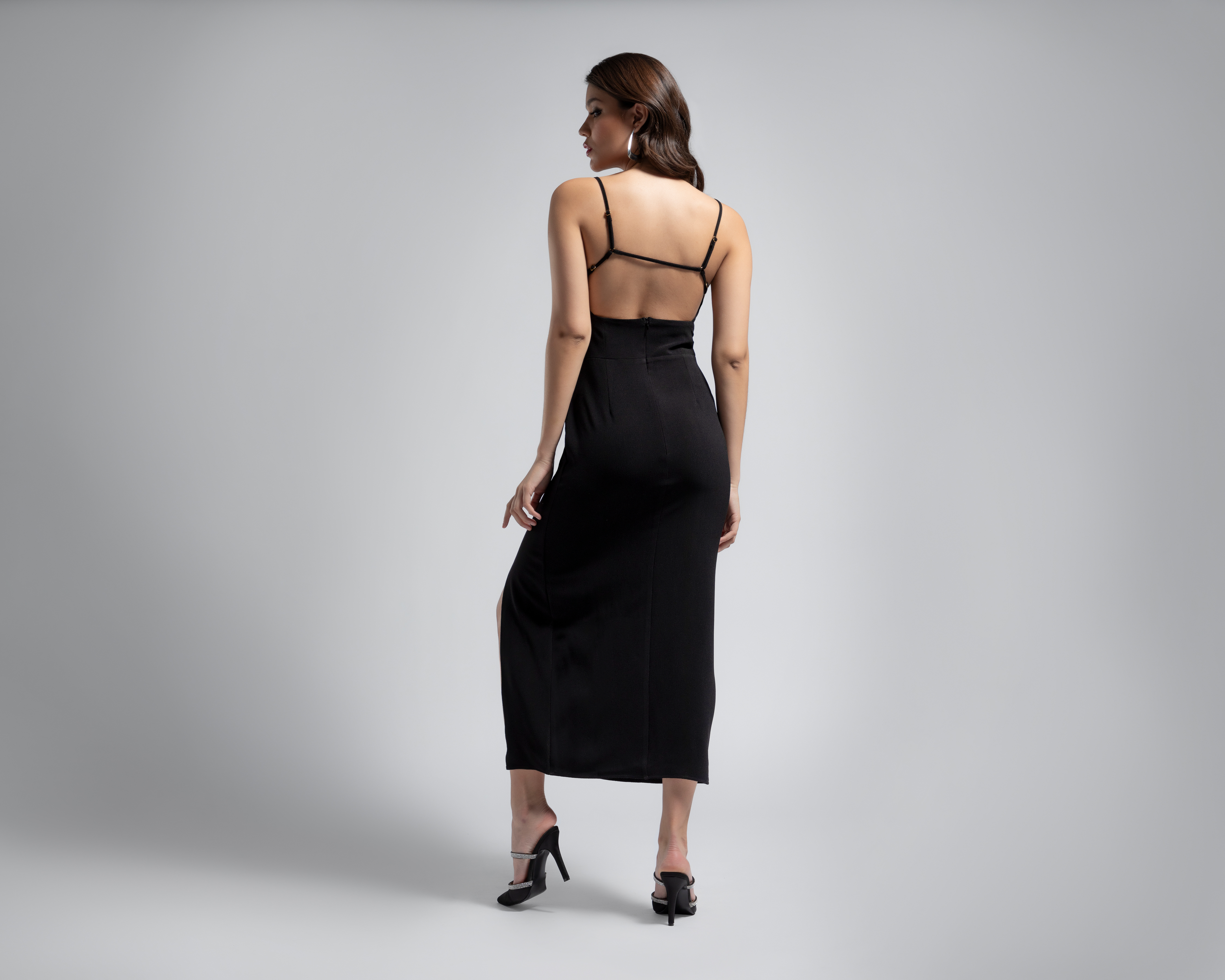 Foto 4 pulgar | Foto 3 | Vestido Jennifer Lopez de Noche Midi con Abertura