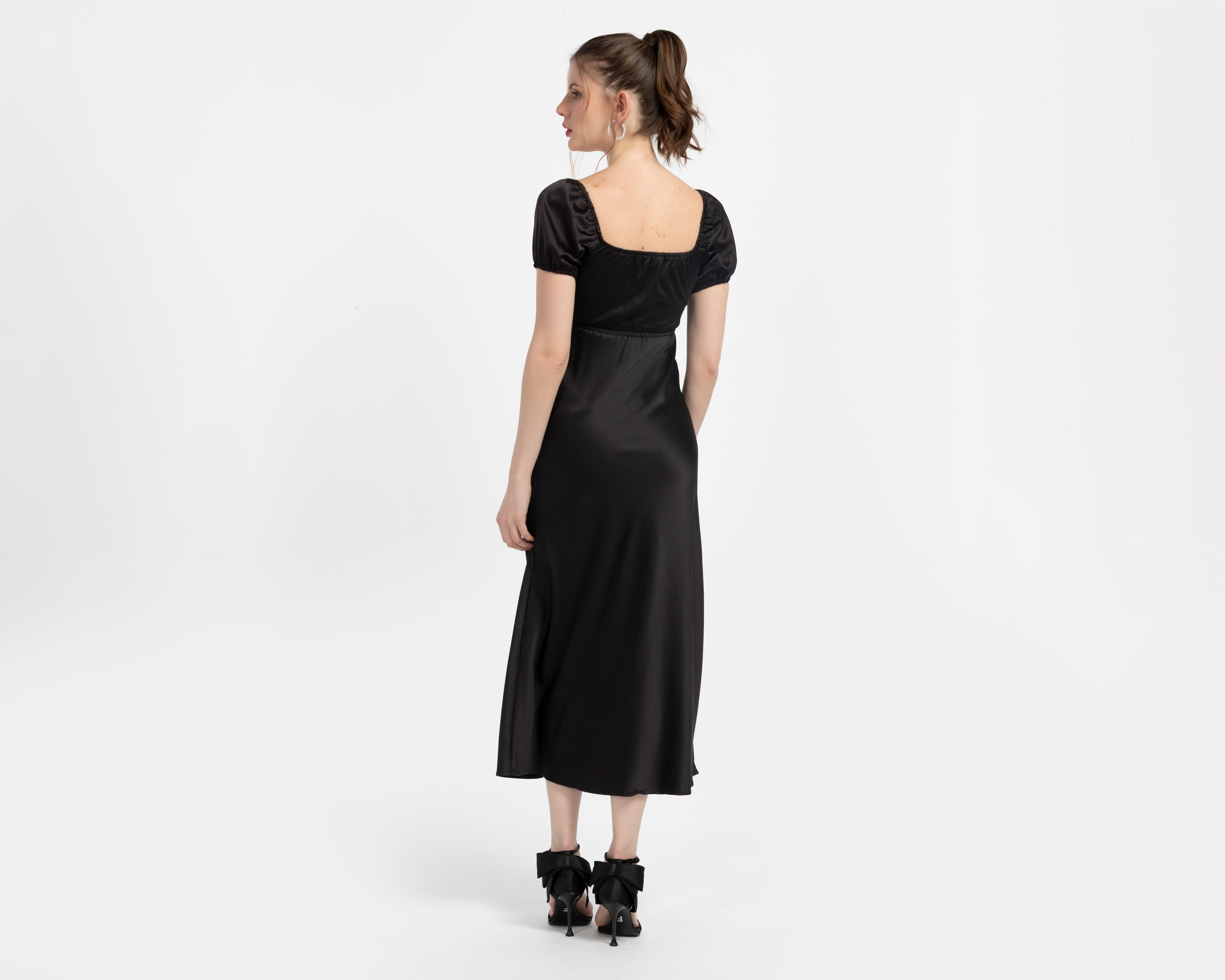 Foto 3 | Foto 3 | Vestido de Fiesta Jennifer Lopez Negro Manga Corta