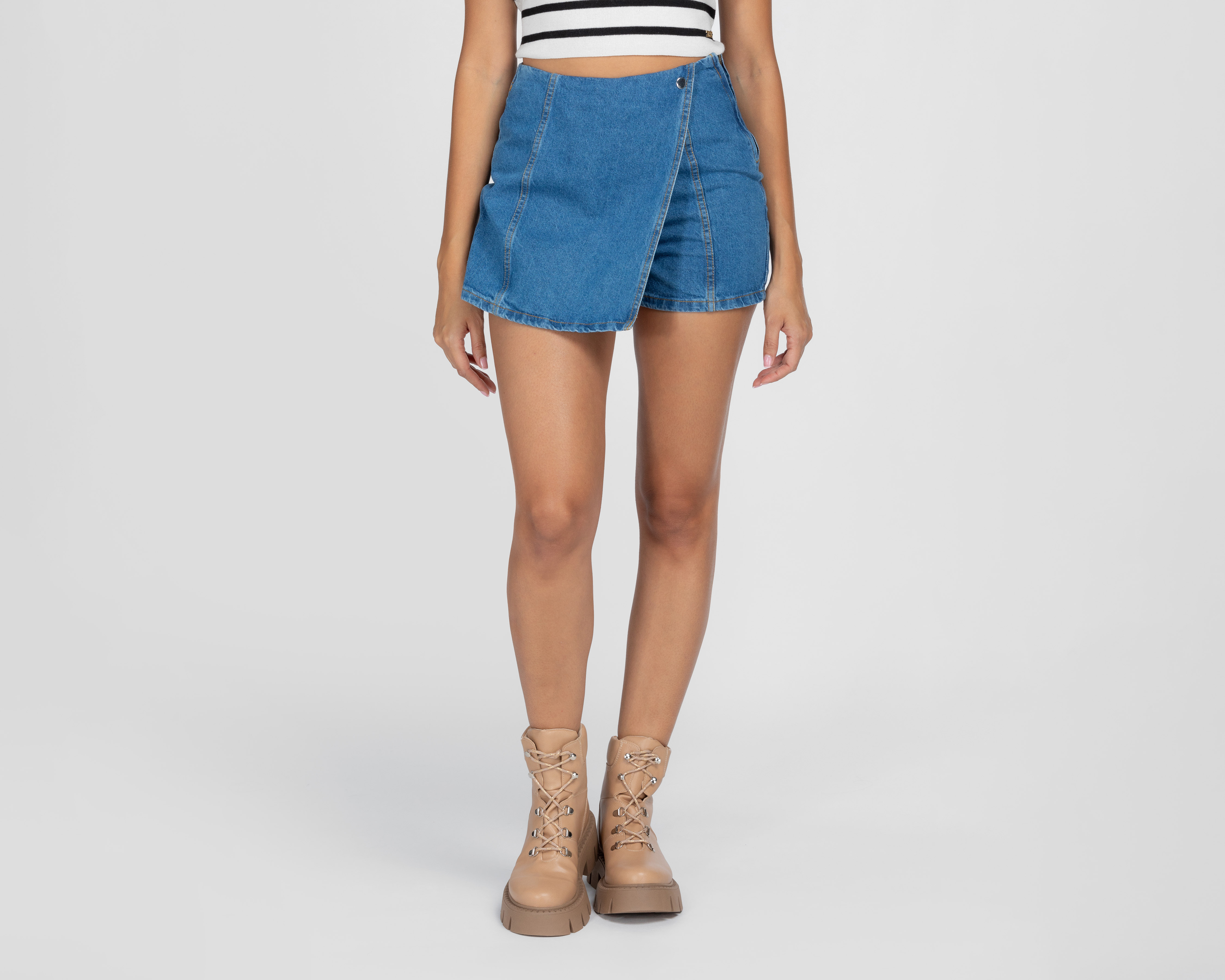 Short Refill con Corte Asimétrico