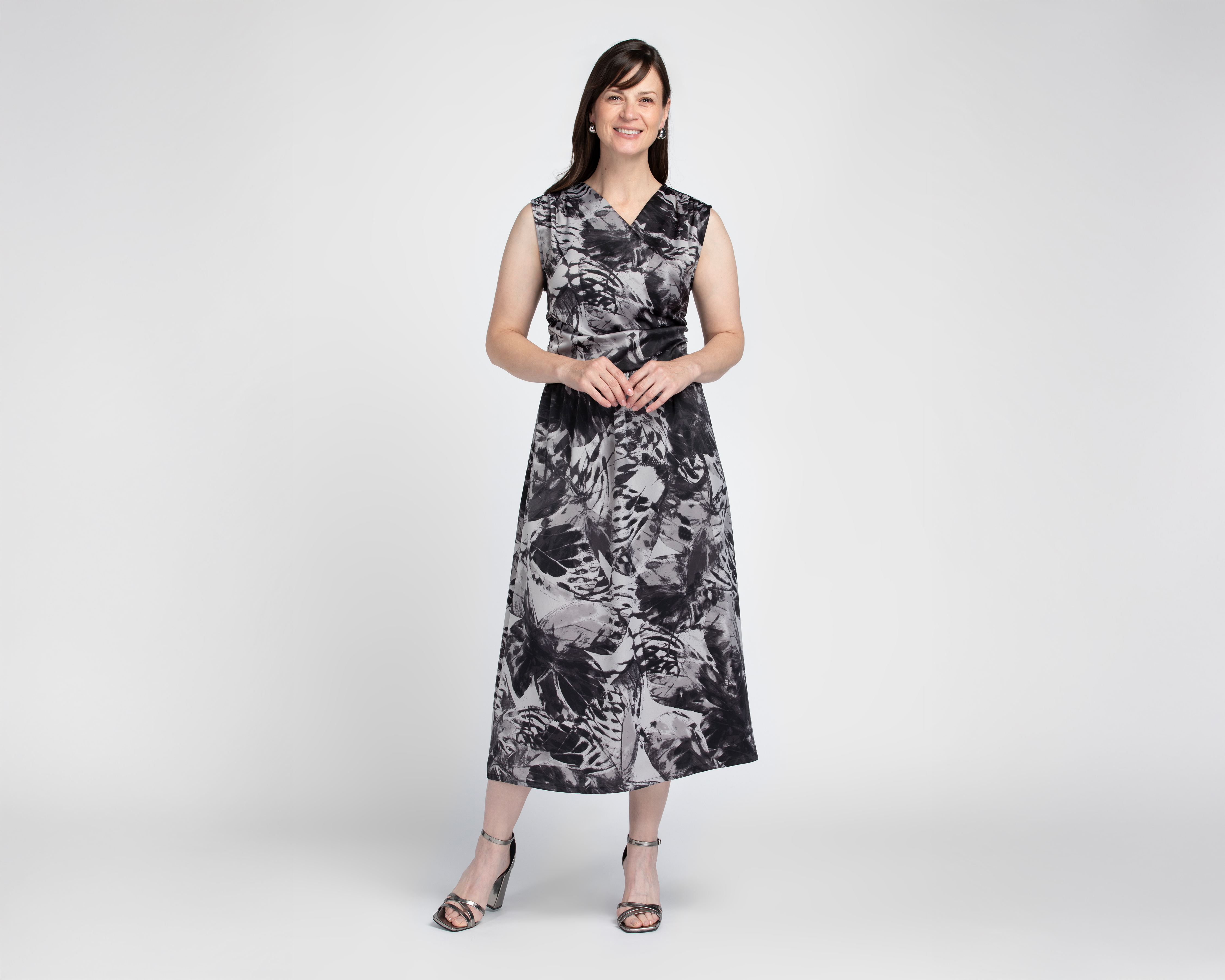 Foto 1 | Foto 1 | Vestido Formal Sahara Midi Negro con Estampado