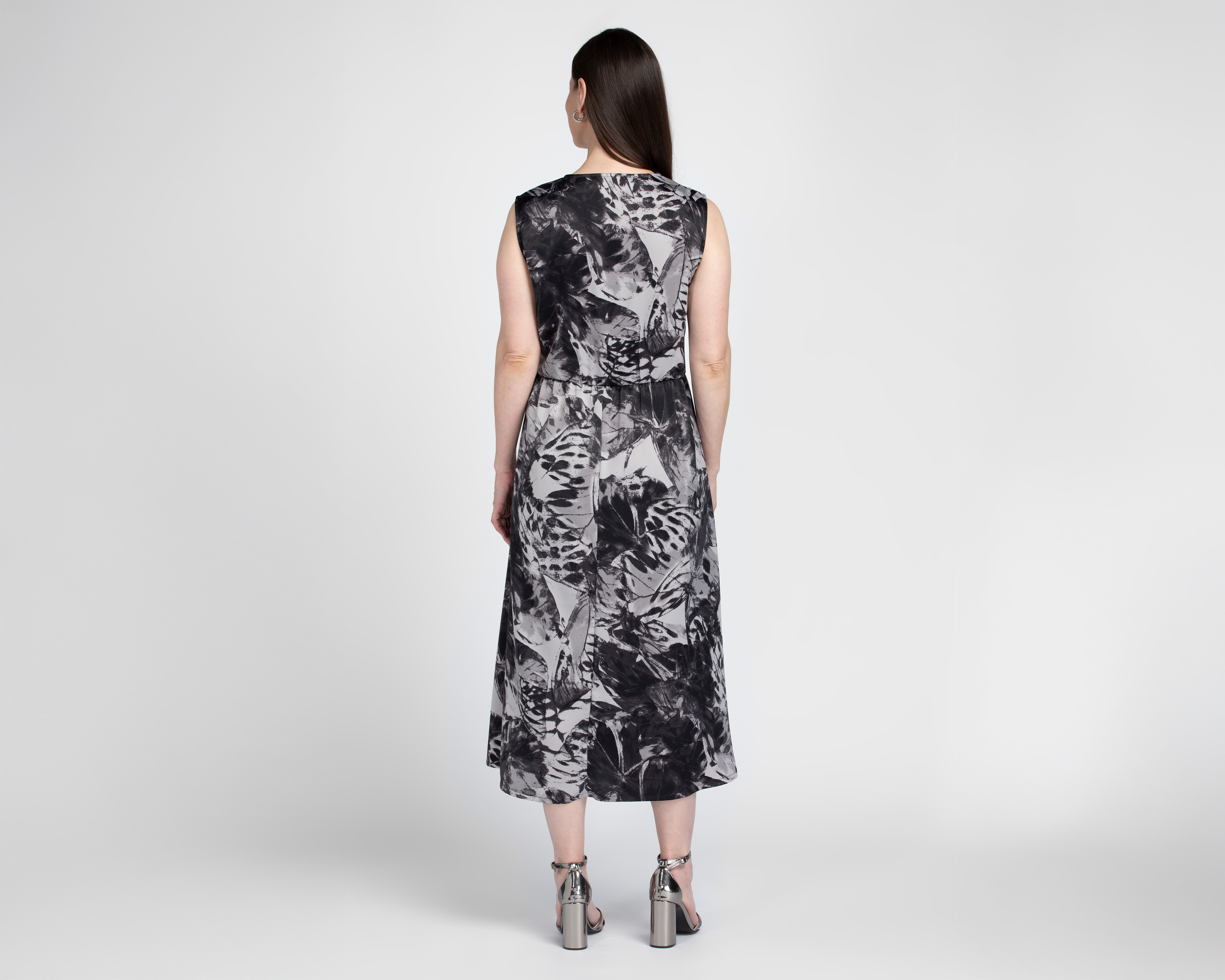 Foto 4 pulgar | Foto 3 | Vestido Formal Sahara Midi Negro con Estampado